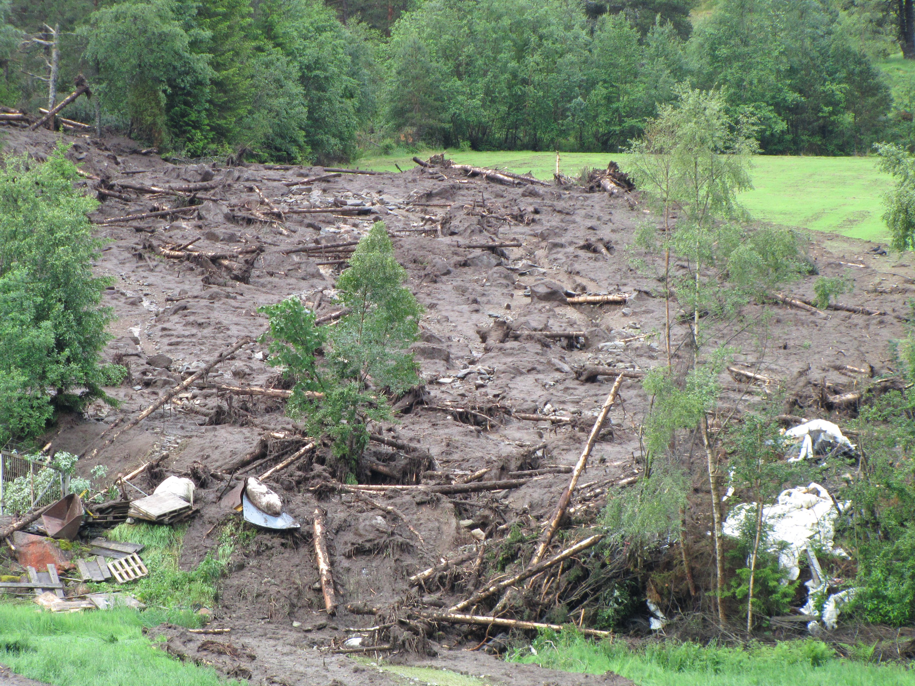 Stort Jordras I Stranda Smp no