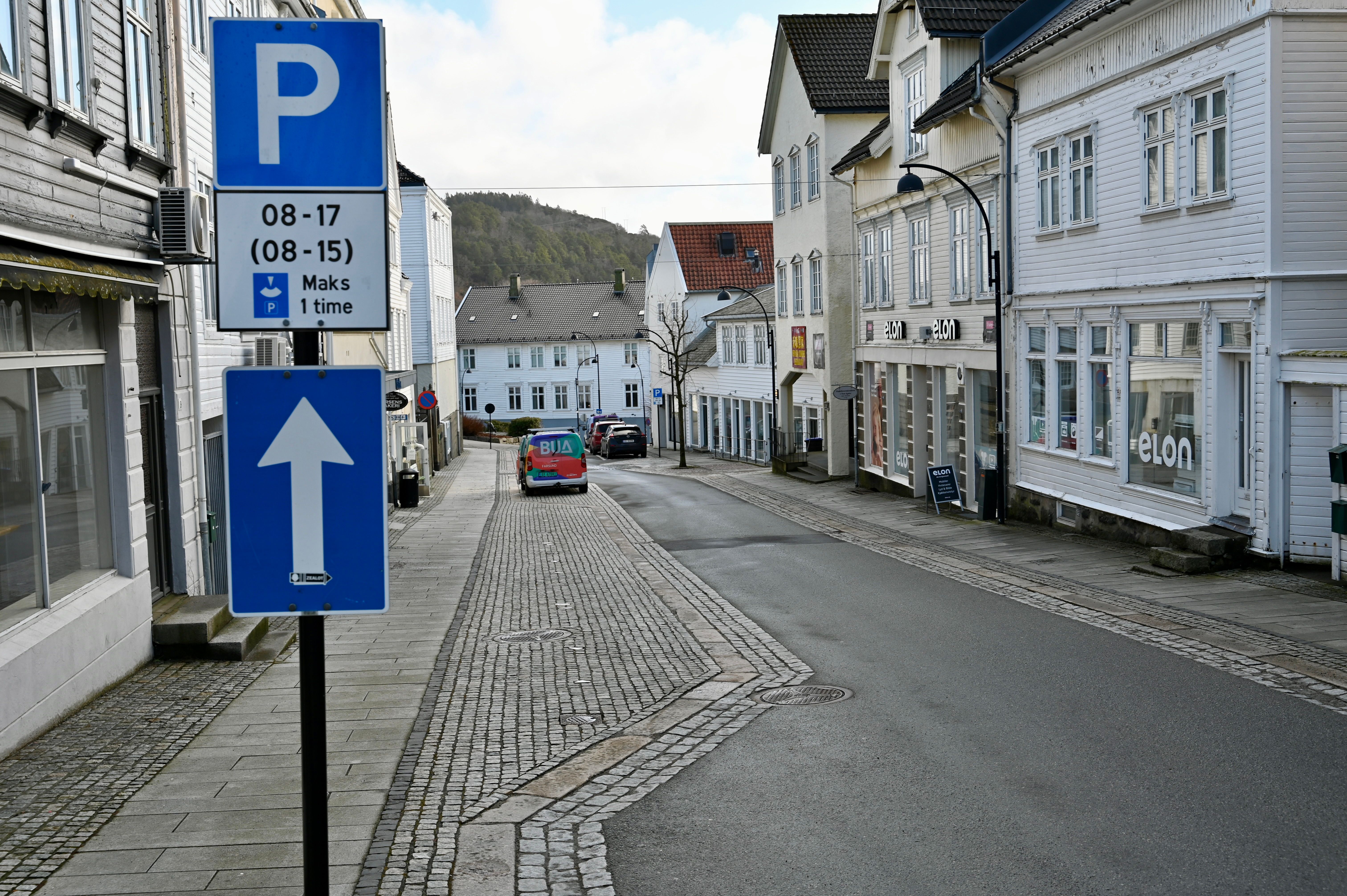 Vurderer å endre reglene for parkering nær Husan