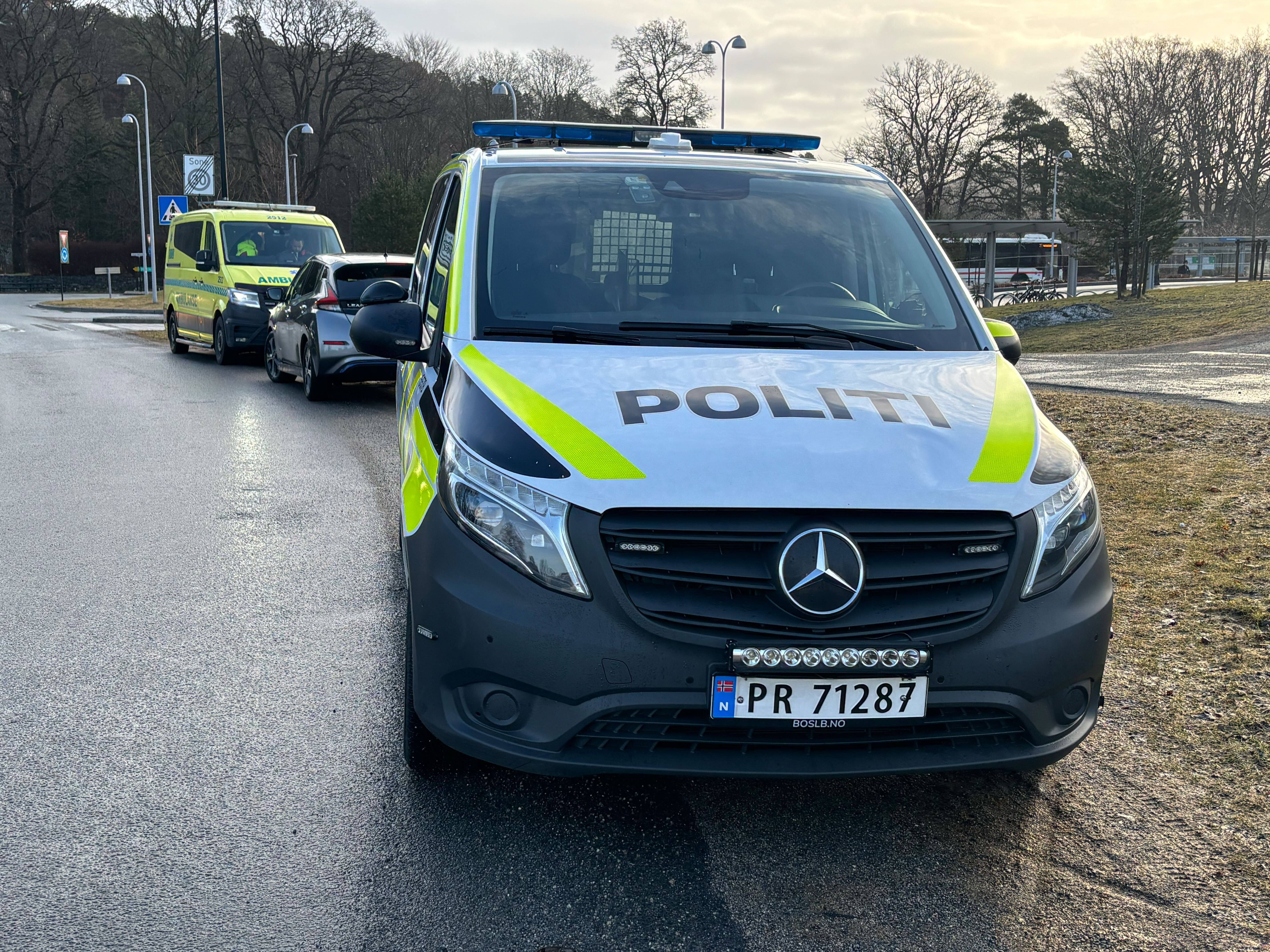 Trafikk­ulykke i Kristian­sand – bil mot sparke­sykkel