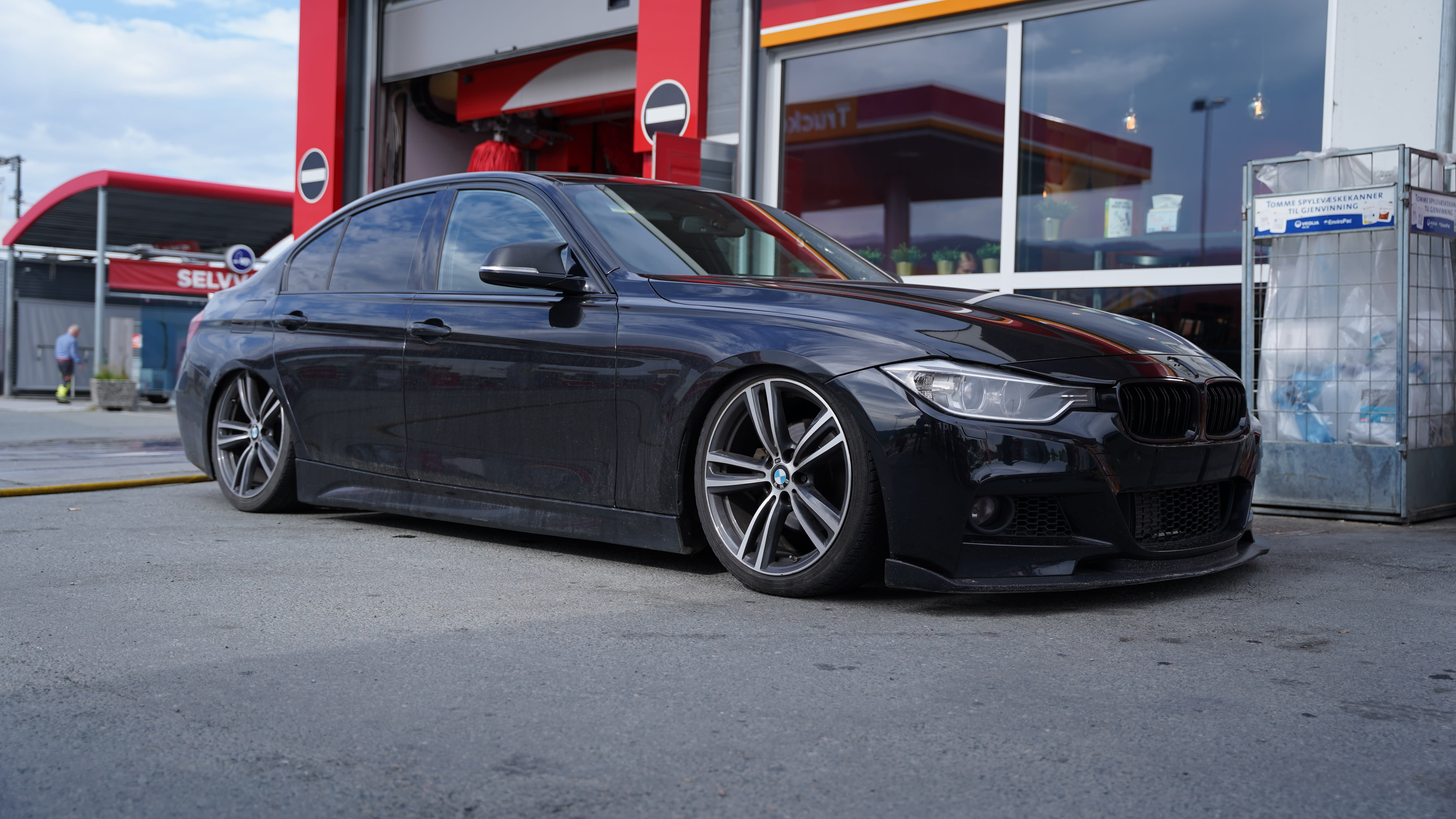 030c8c1b-e9f5-4d97-b590-6ef6ae921dd2?fit=crop&h=700&q=80&tight=false&w=1000