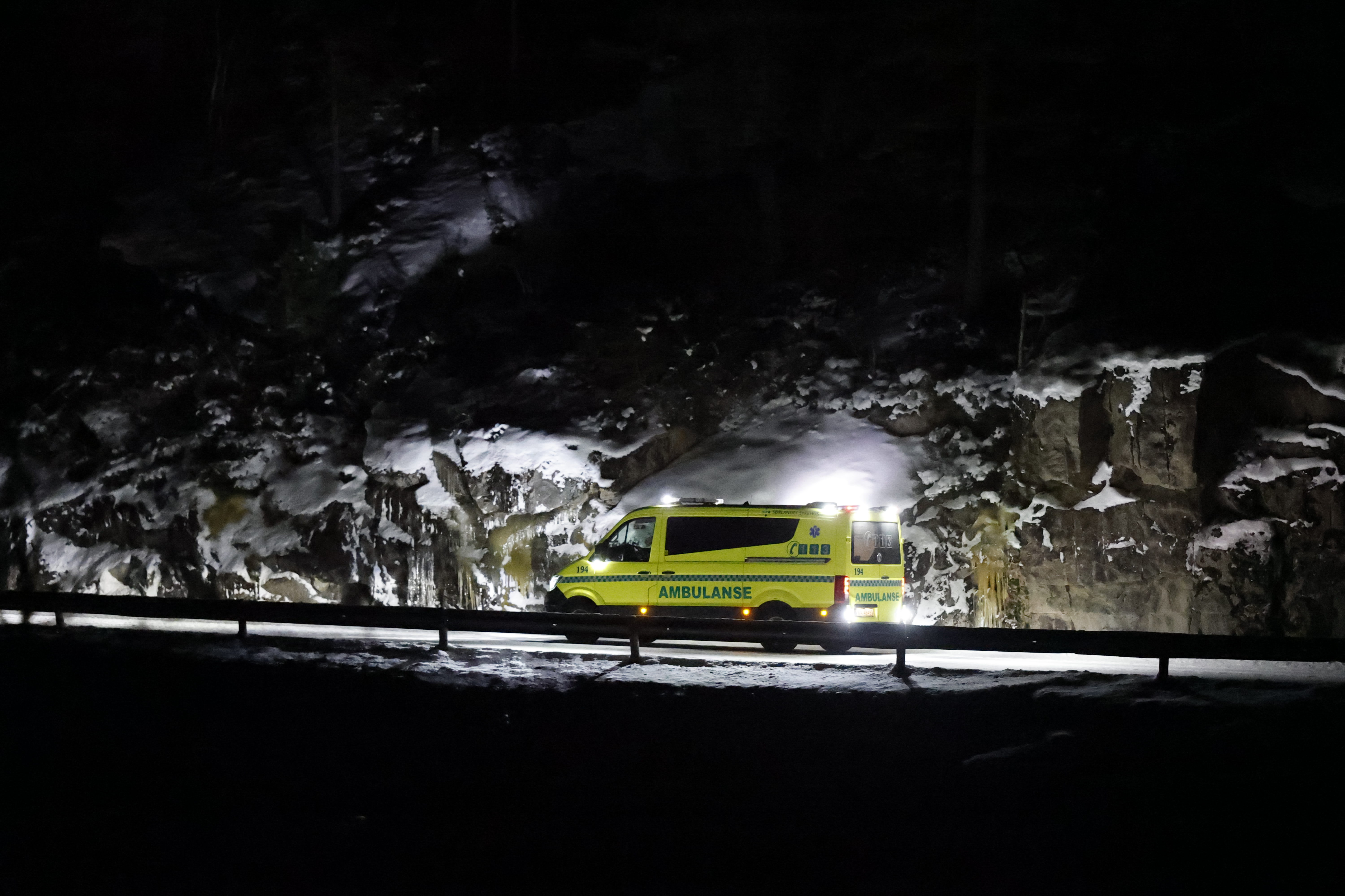 Hentet av ambulanse etter ulykke