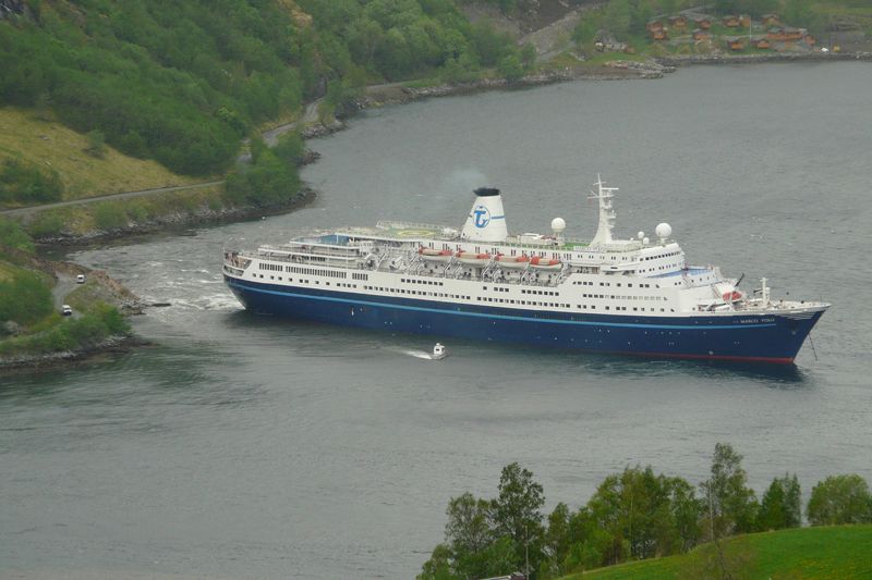 Cruiseskip Tatt Av Vinden Smp no