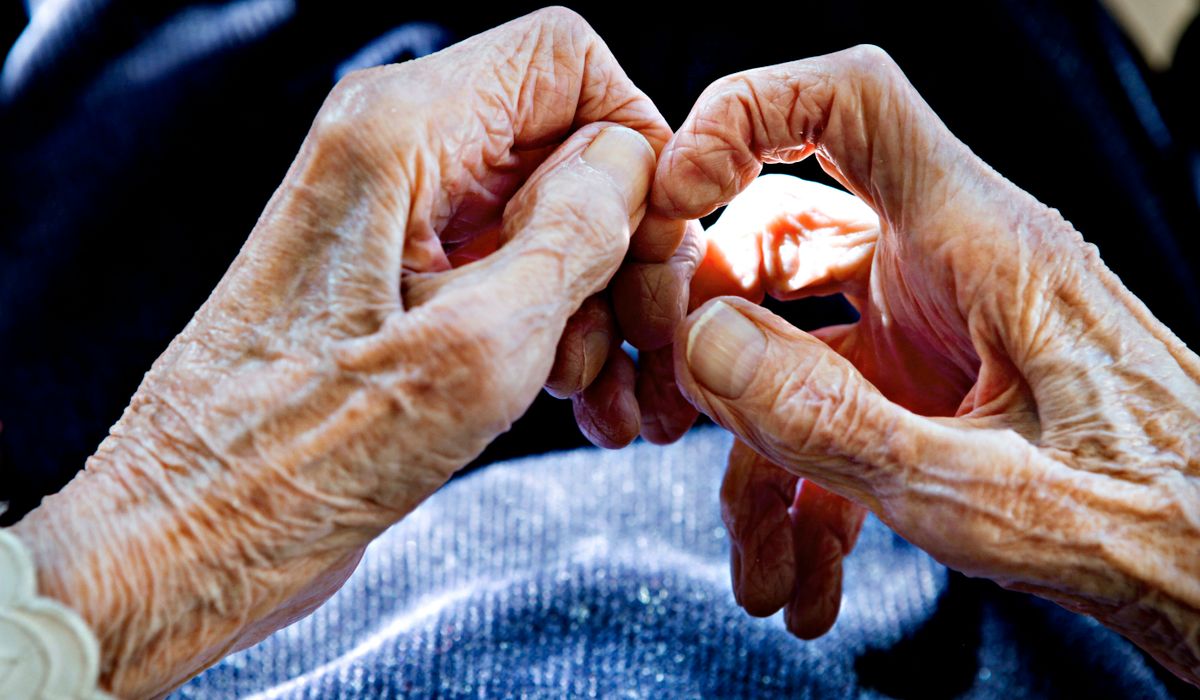 Ingen folkegruppe vokser raskere enn 100-åringer. Forsker trekker frem «superkraft» hos de som bryter den «magiske grensen».