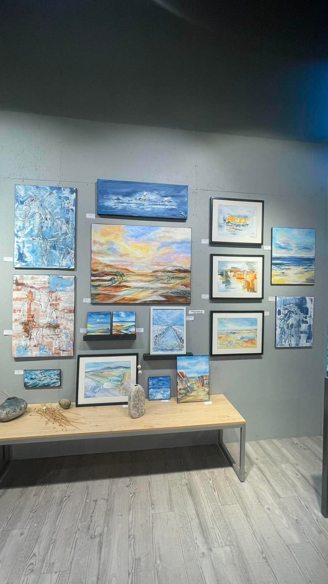 Viser kunst og håndverk på senteret
