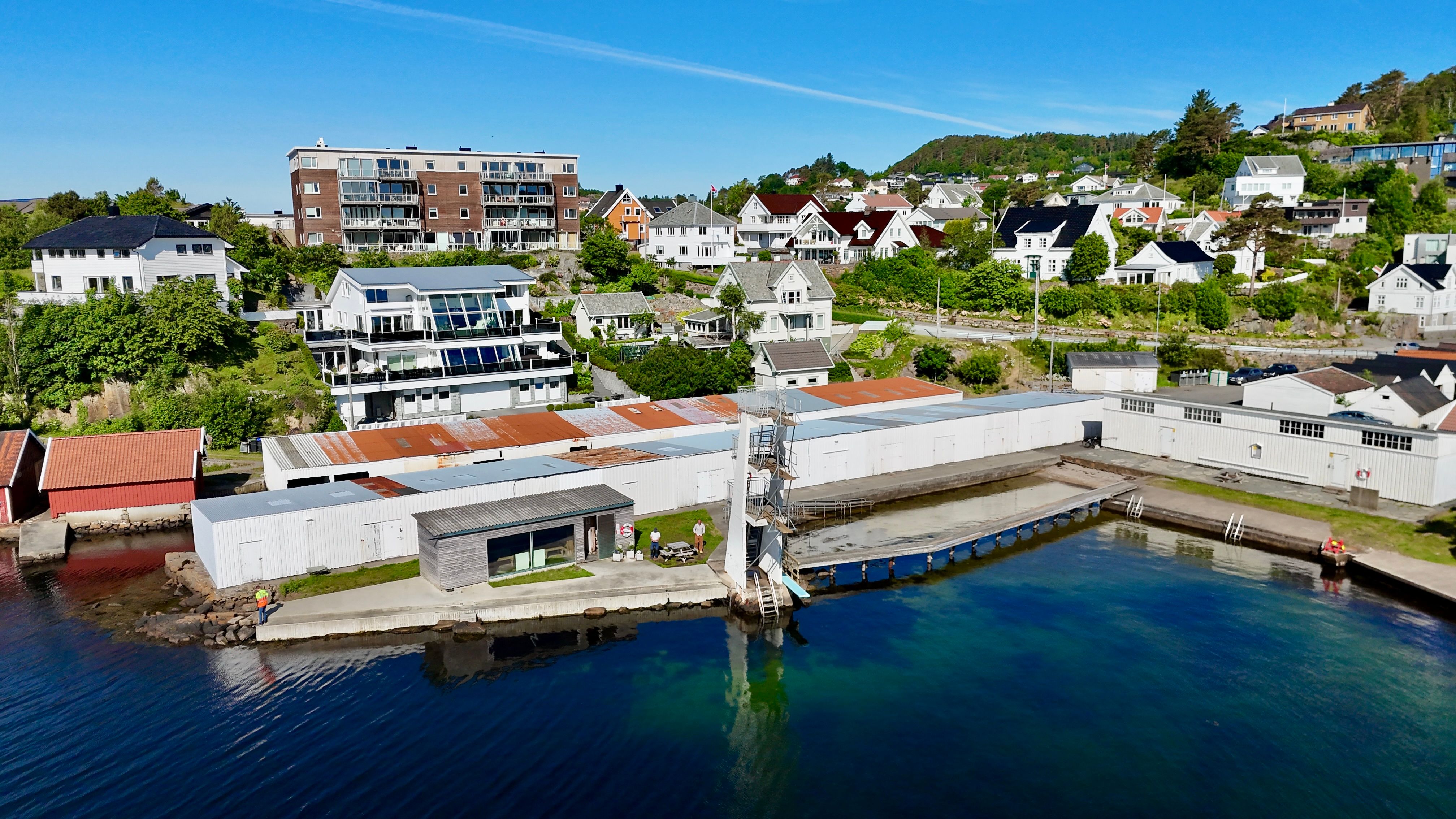 Ventet nesten ett år på tillatelser som kreves for gjenåpning