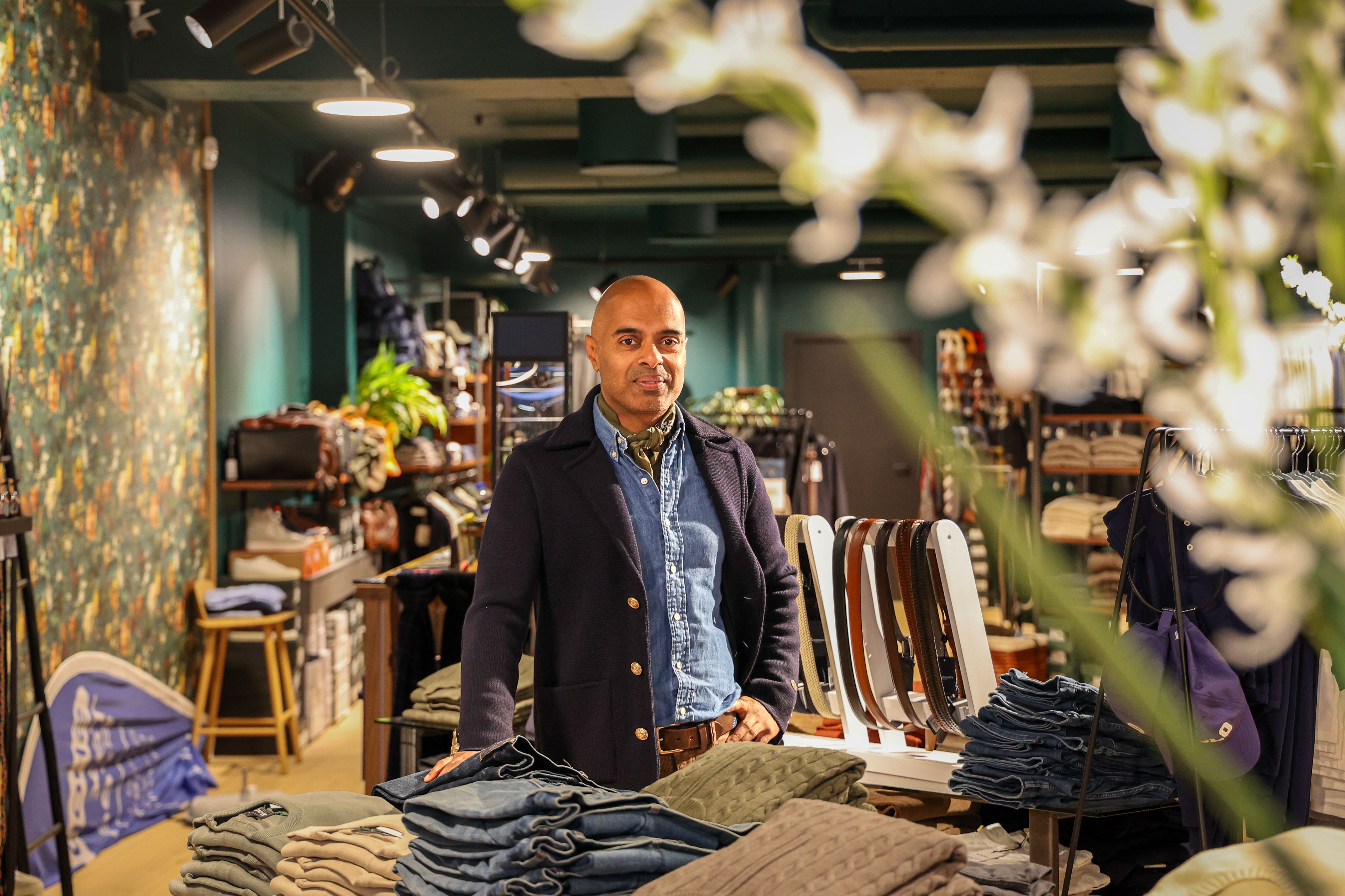 Butikken hans går bedre enn noen­sinne: – Jeg må nesten klype meg litt i armen