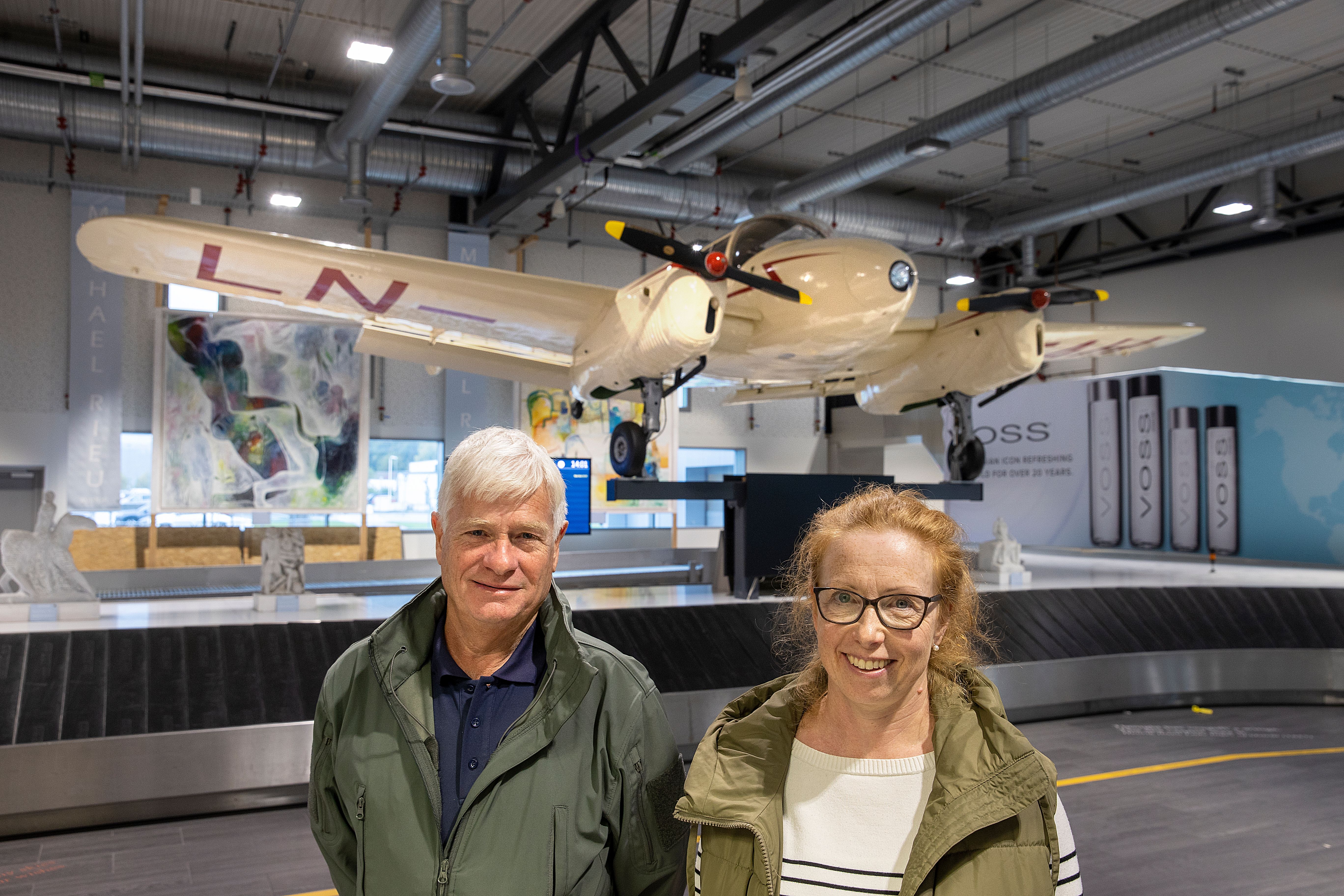 (+) Sørlandets første charterfly parkert på Kjevik