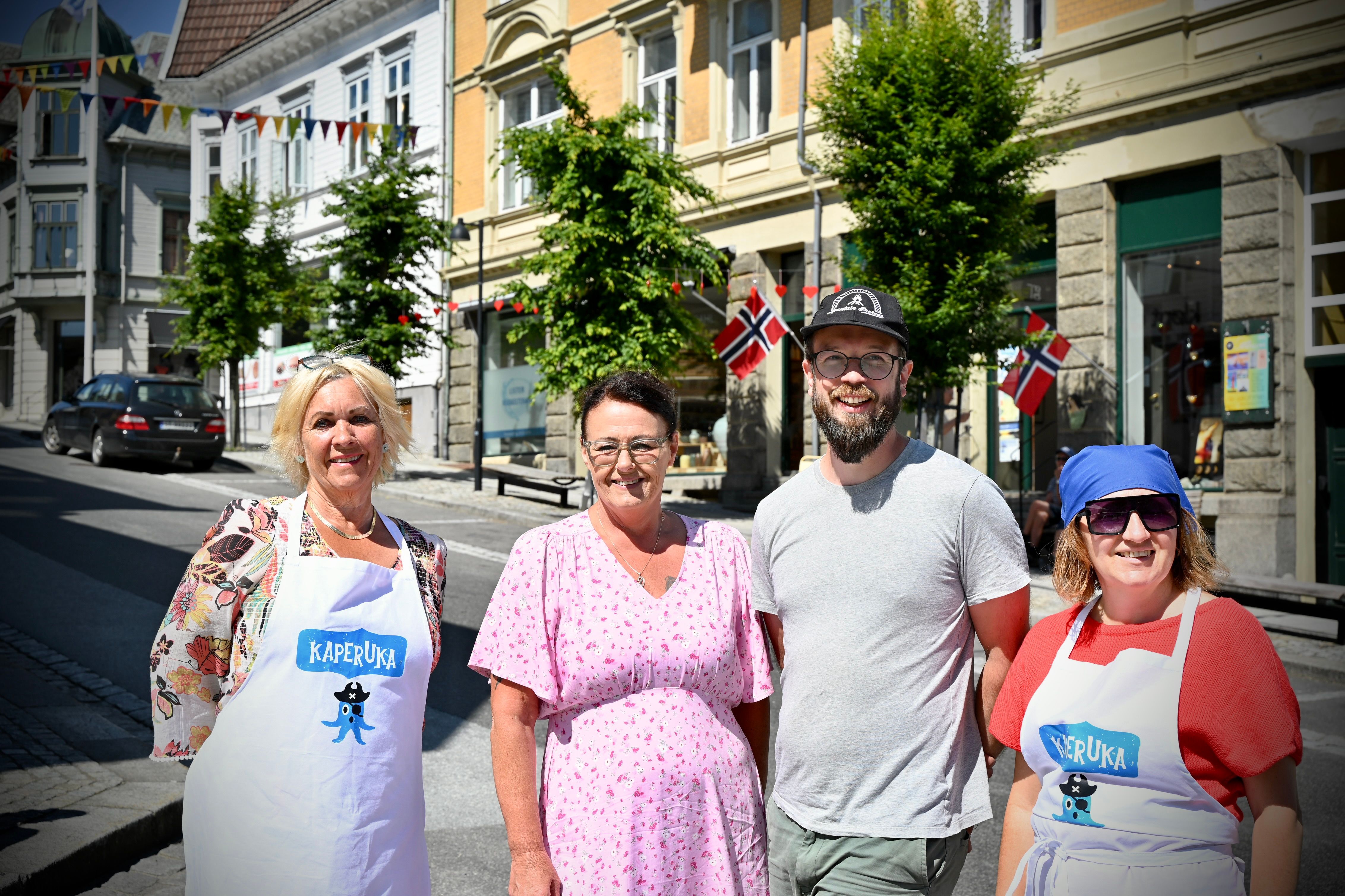 – Her kan man kose seg og leke med farger, søm og keramikk