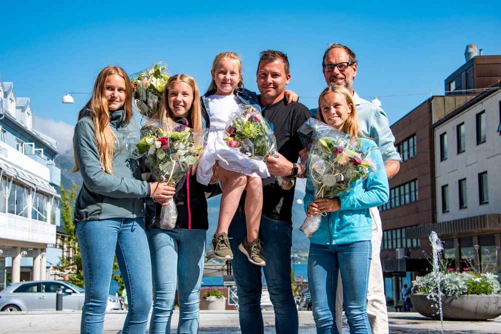 Avtobus bekatida porno