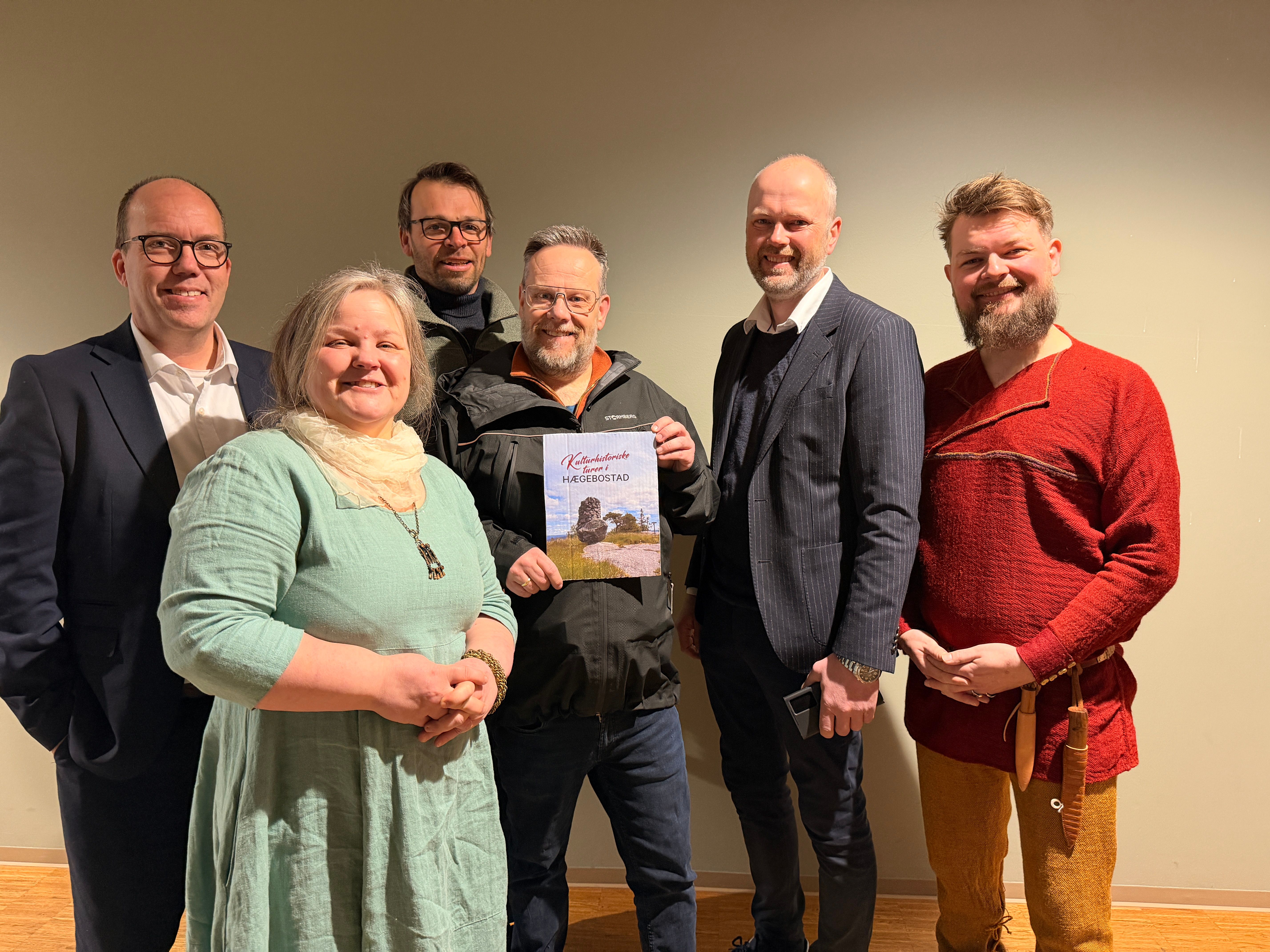 – Boka inneholder 26 turer som dekker hele kommunen