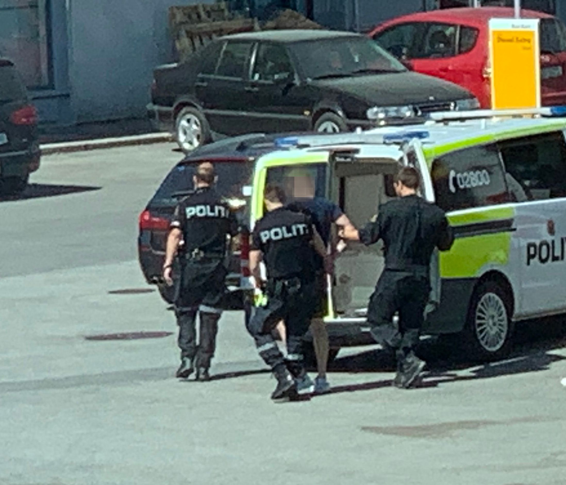 Her Blir Mannen P grepet Etter Basketak Med Politiet Bladet no
