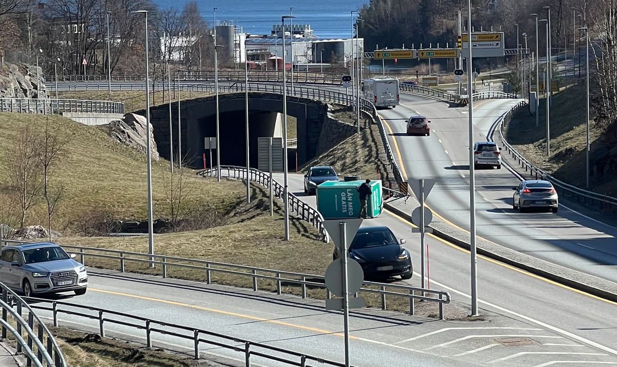 Tilhenger veltet - sperret vei ved E39