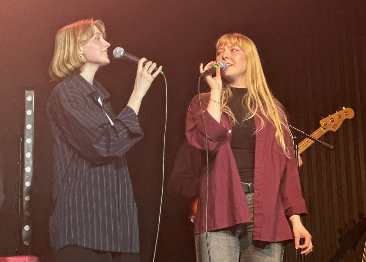 Lokker på den nostalgiske julefølelsen i ny julesang