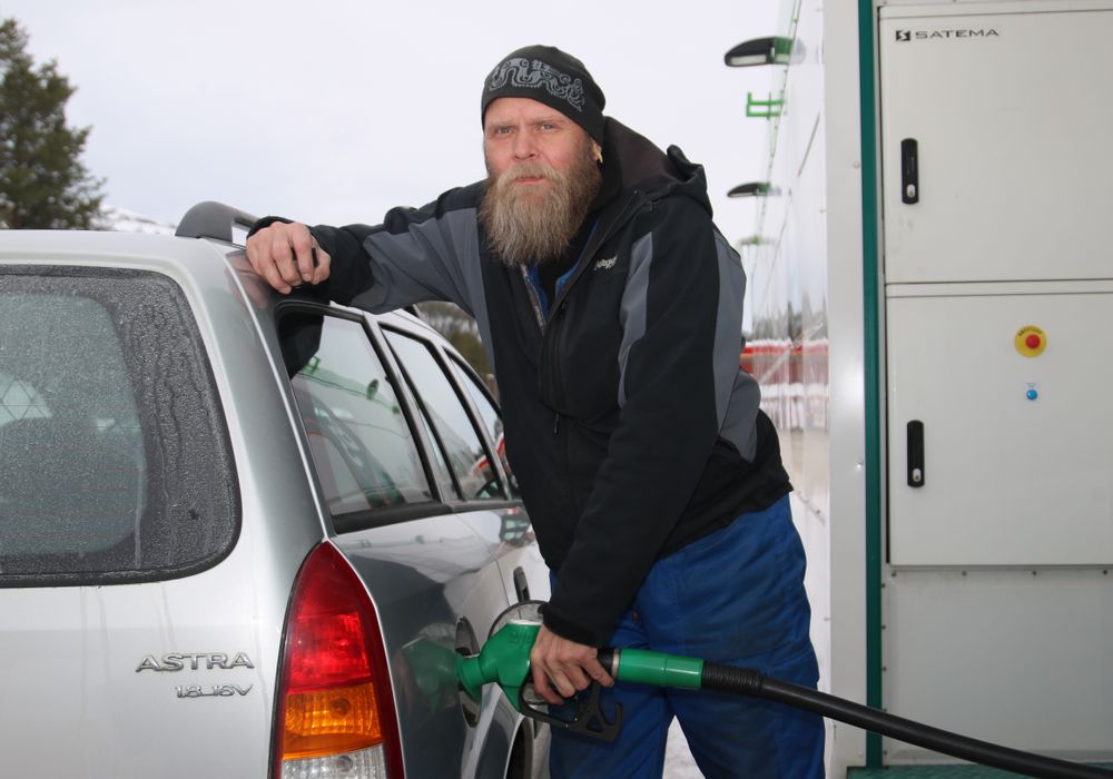 Drivstoffprisene gjør at denne stasjonen i Midt-Troms opplever