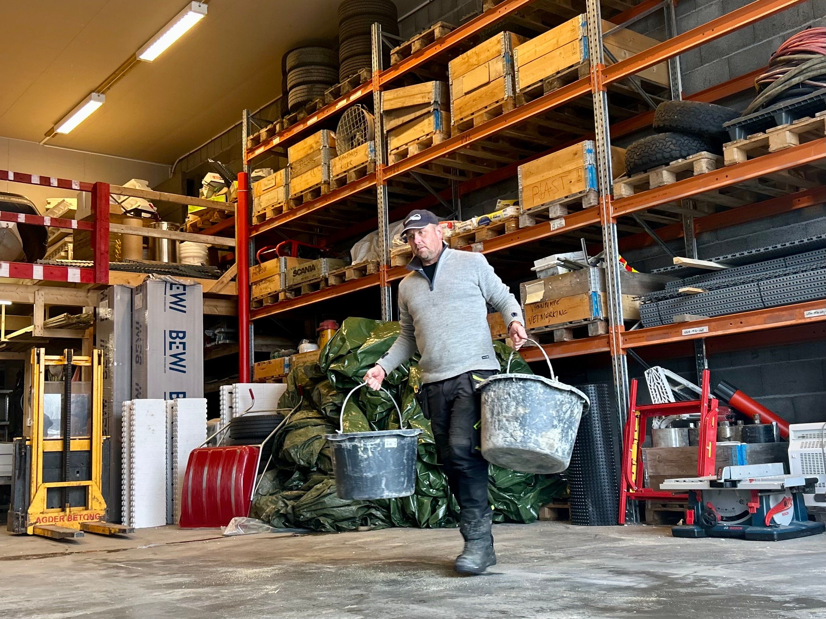 Har sagt opp halve staben: – Det skjer ingen ting