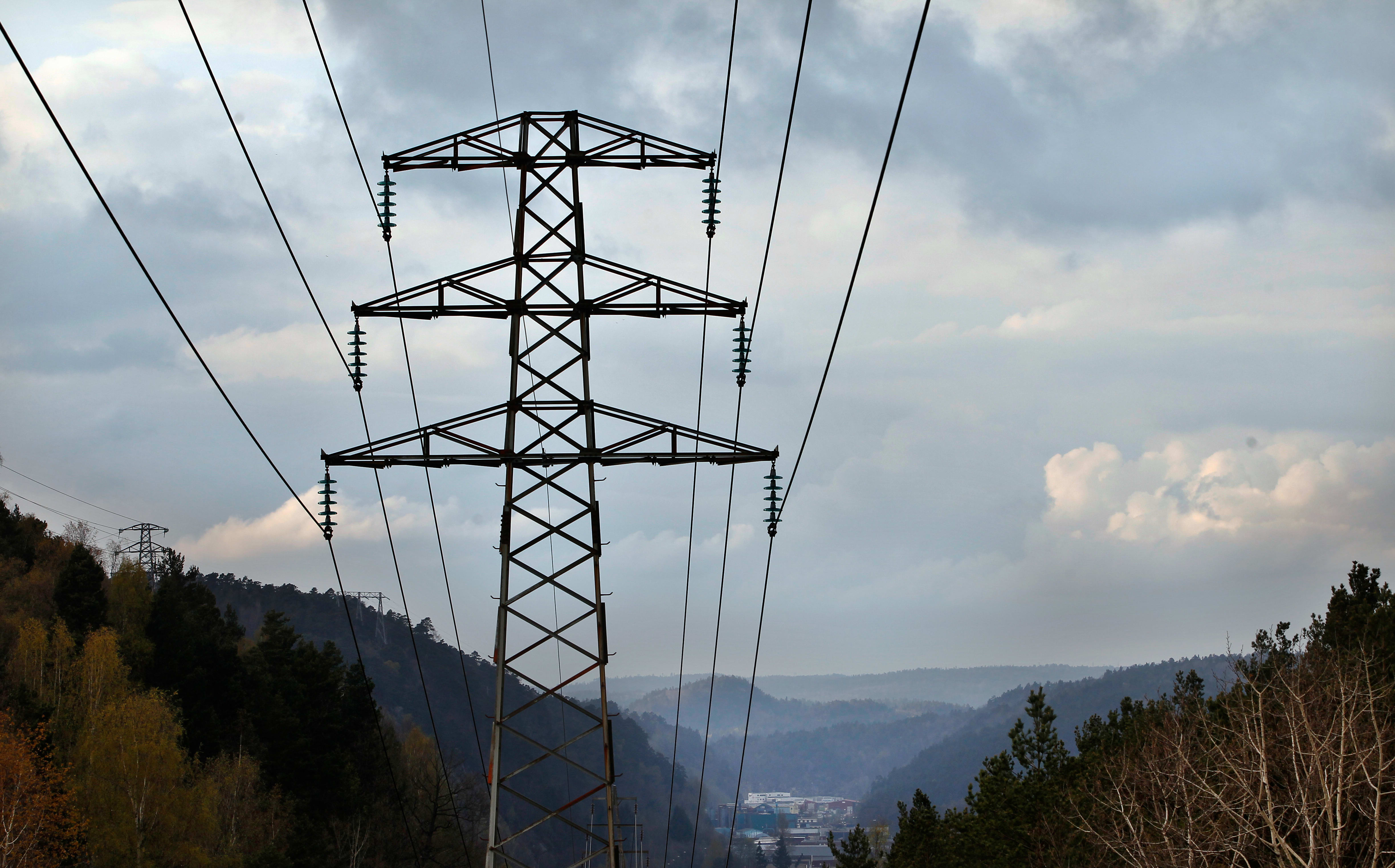 Nesten 200 har mistet strømmen