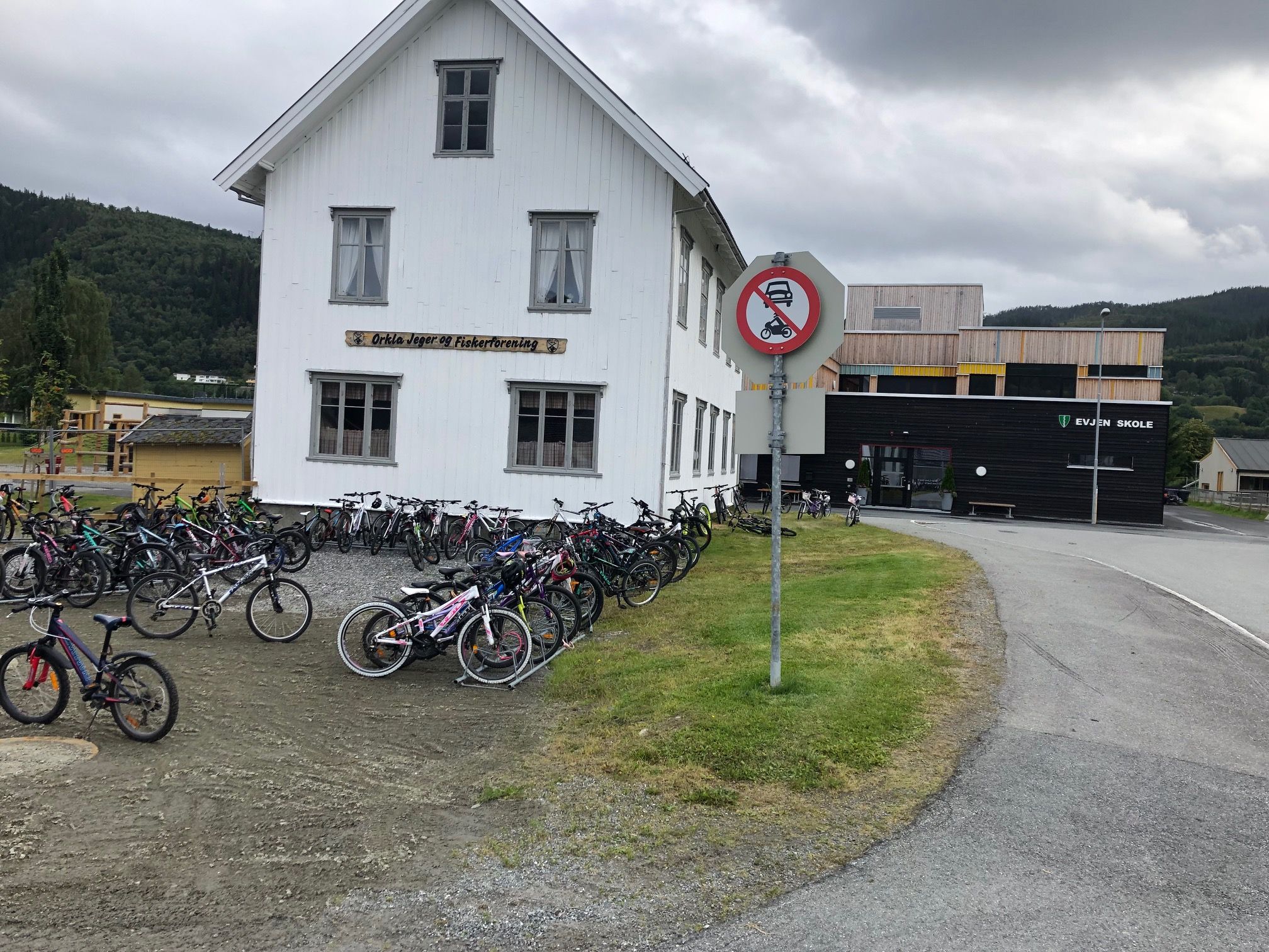 Synes For F Elever Brukte Sykkelhjelm Avisa st no