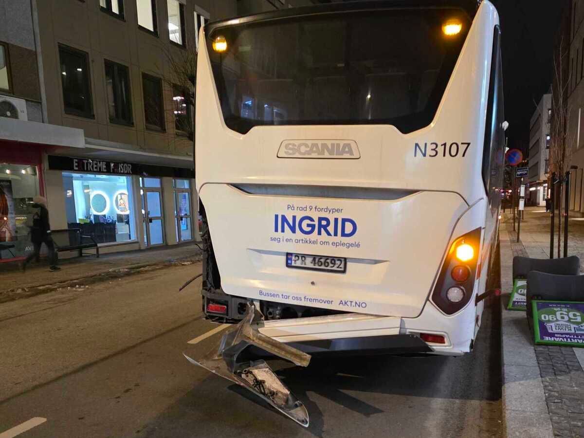 Buss ble skadet etter sving