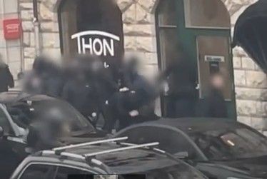 Politiet går gjennom videoer: – Vi ser det er vold