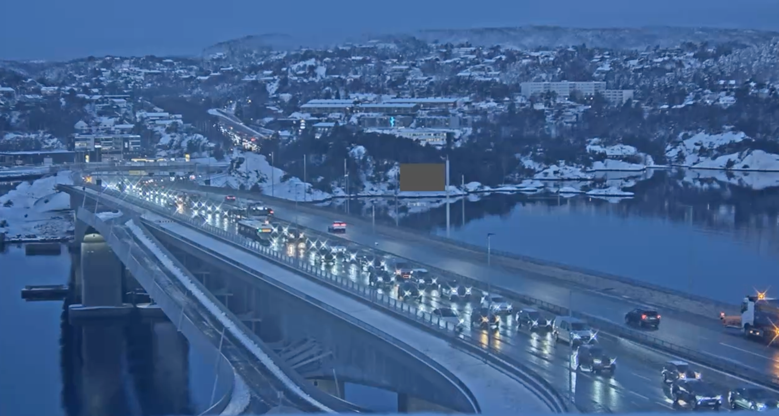 Følg trafikken live på Varoddbrua