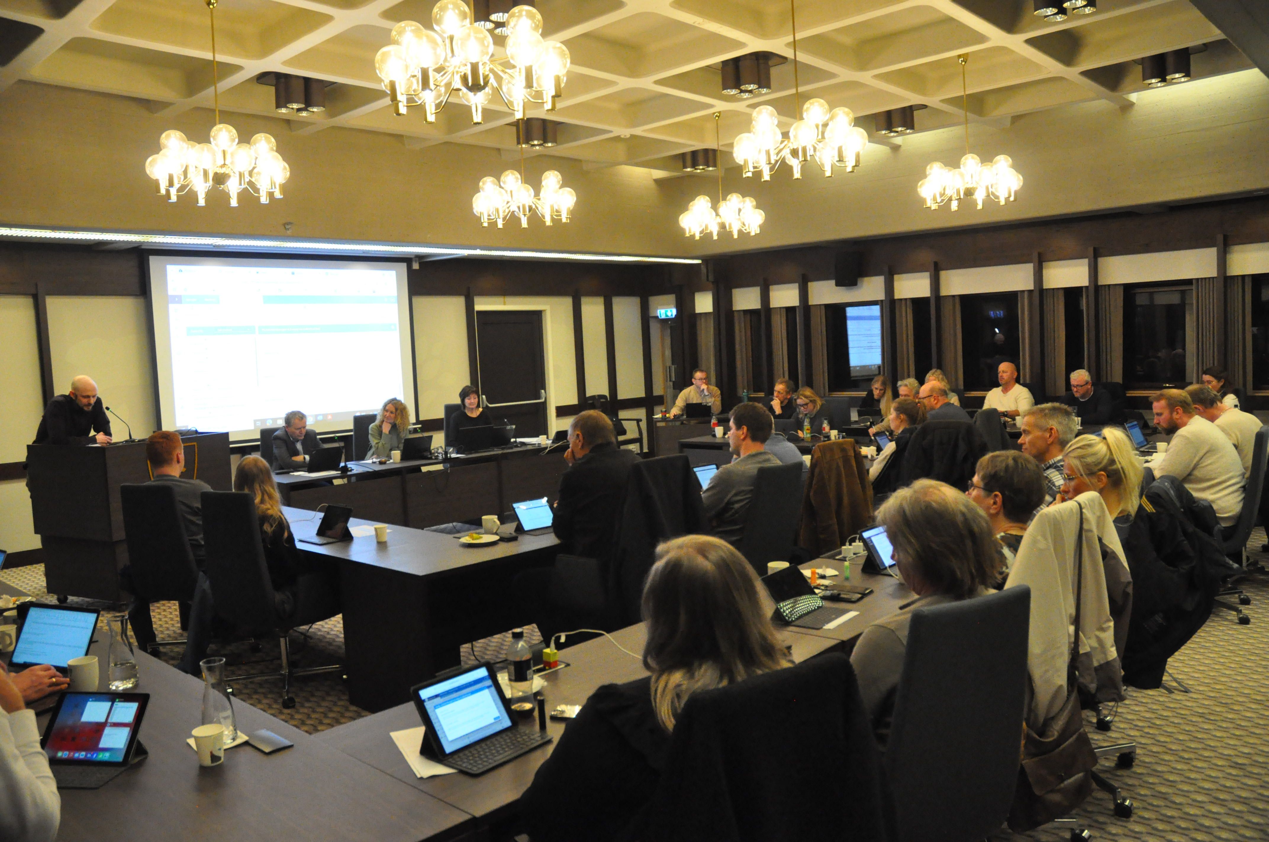 Diskuterer ladestasjoner og Lister-prosjekt