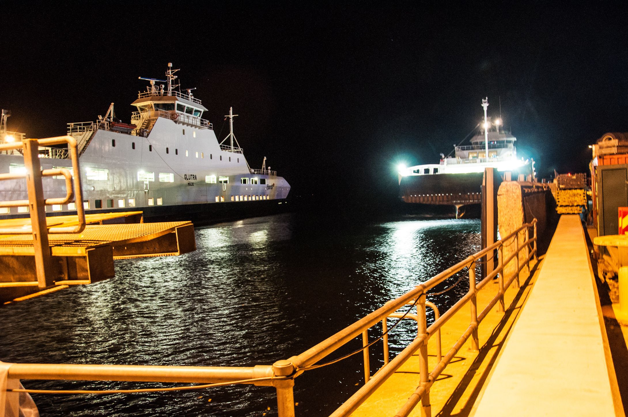 Kom Til Mørklagt Ferjekai Og Måtte Drive Rundt På Fjorden - Fosna-folket.no