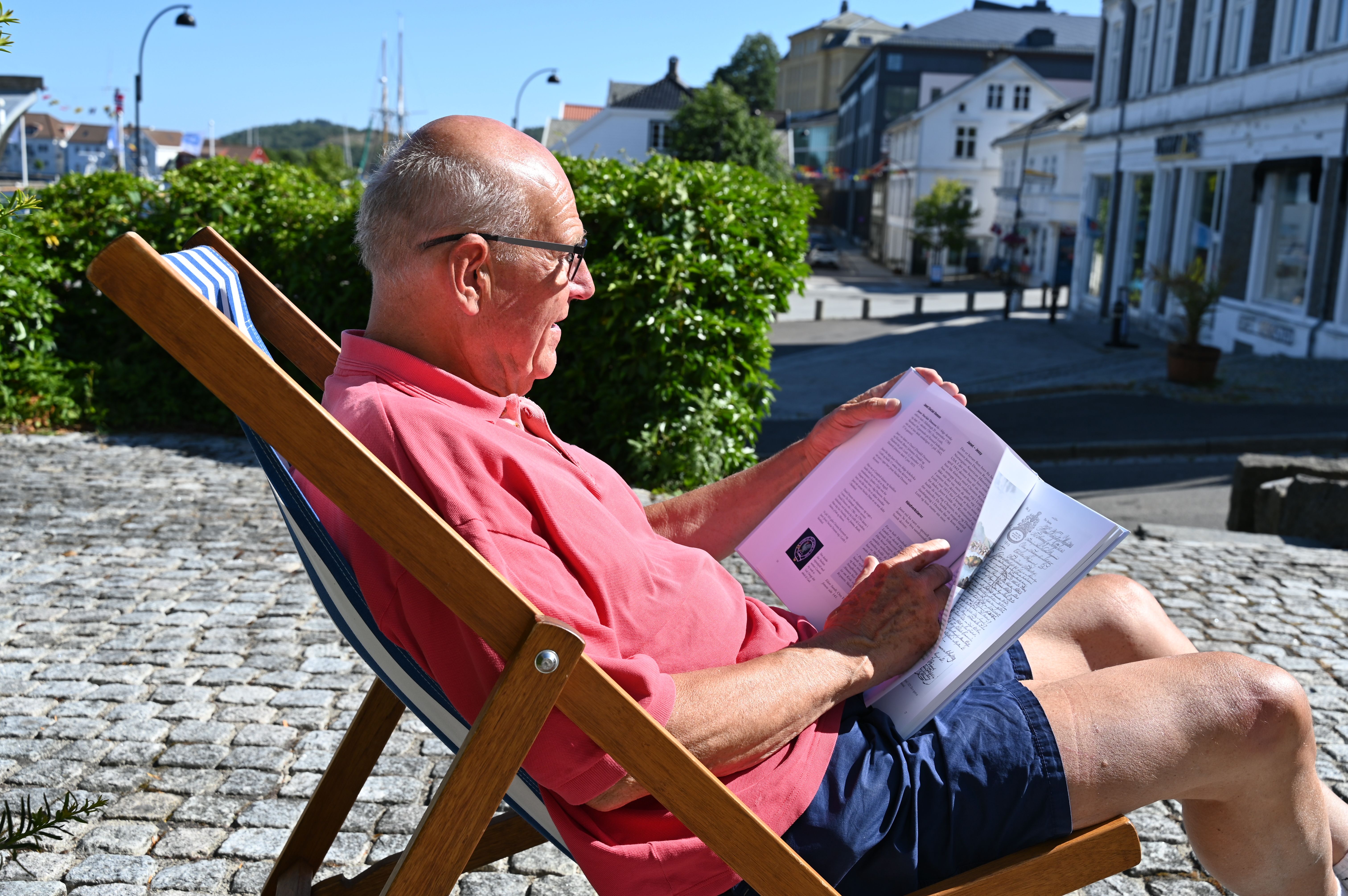 Har tatt med seg noe helt spesielt han skal vise til familien