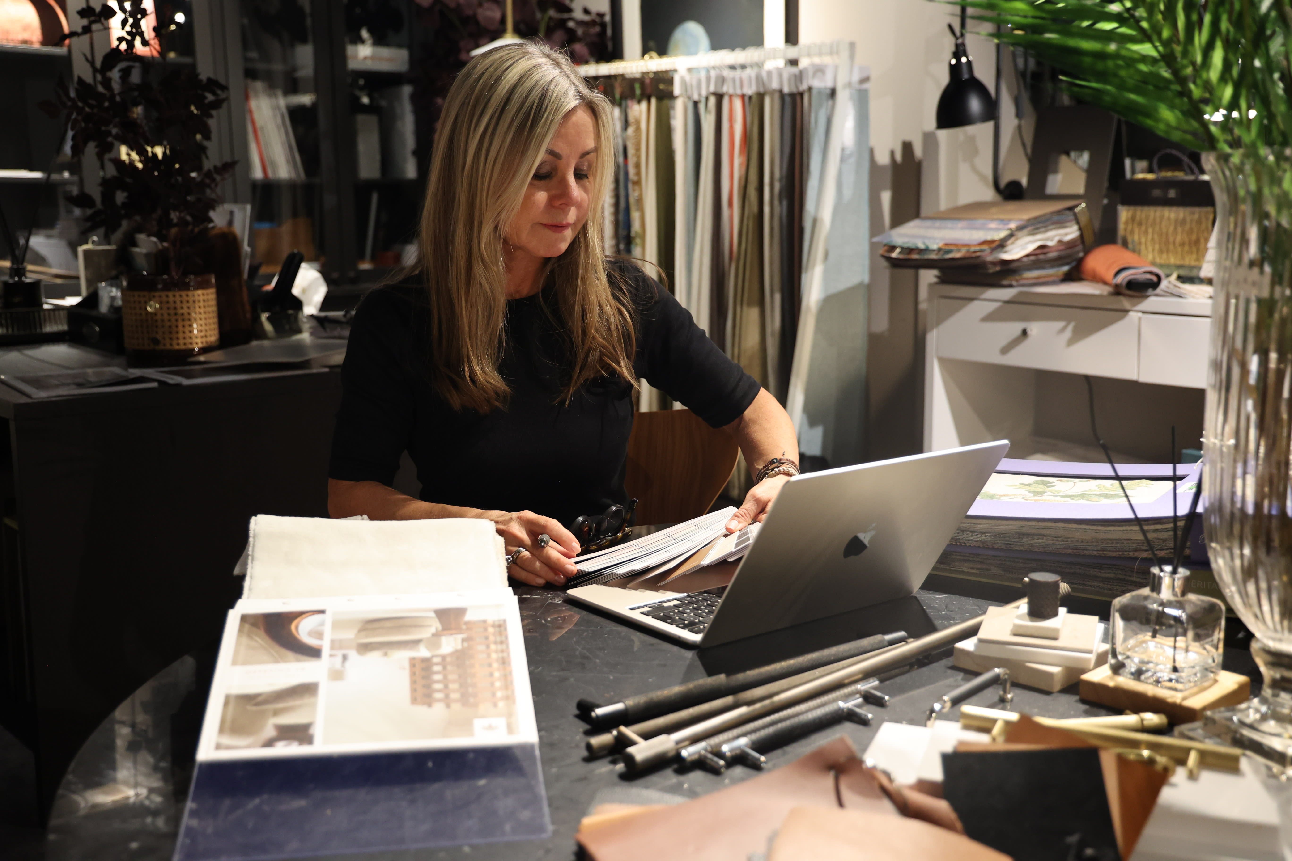 Flyt­ter butik­ken og skif­ter navn: – Må tenke anner­ledes