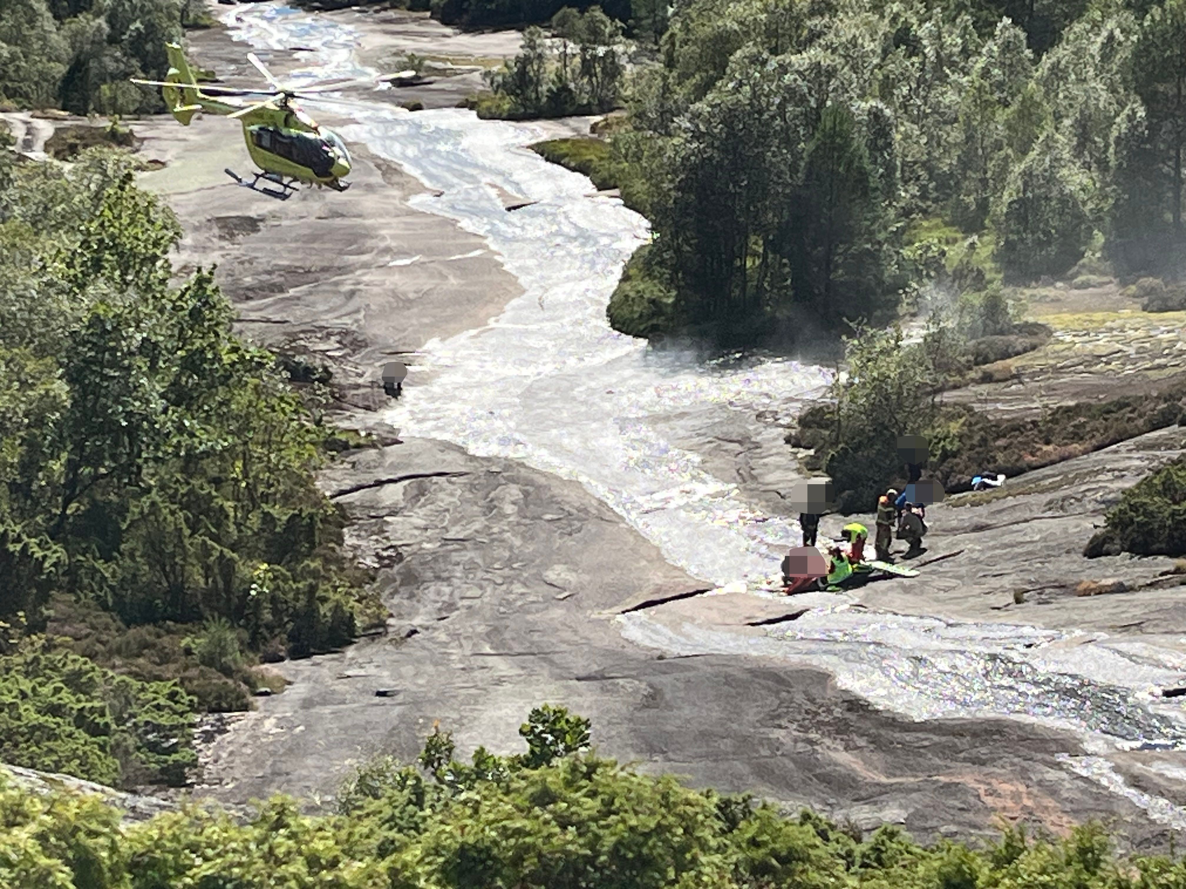 Dame falt i Skrelia – hentet av luftambulanse