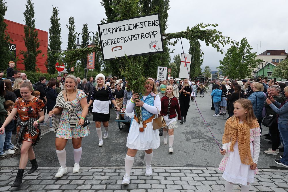&ndash; Det har v&aelig;rt mye folk. Kjempeoppm&oslash;te