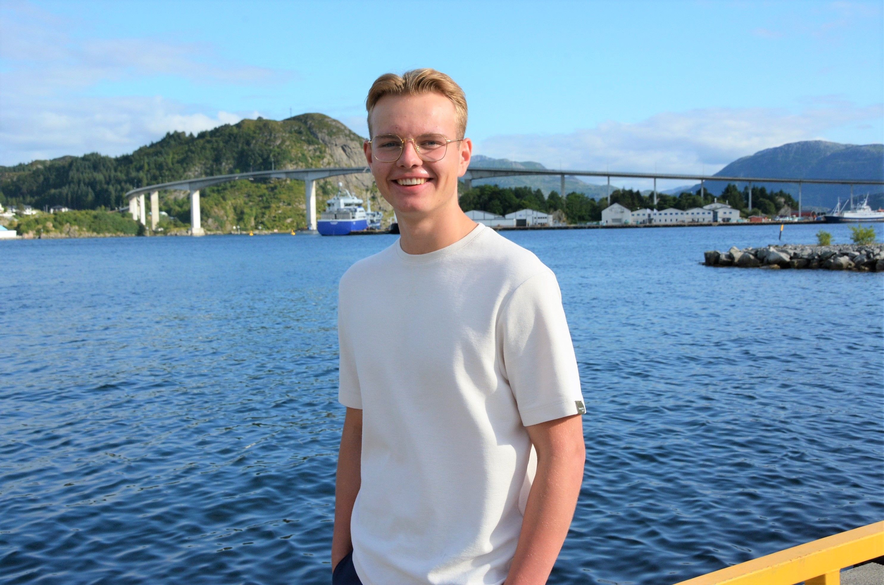 Trond (17) har aldri stått på en scene før: – Det er vel dette som ...
