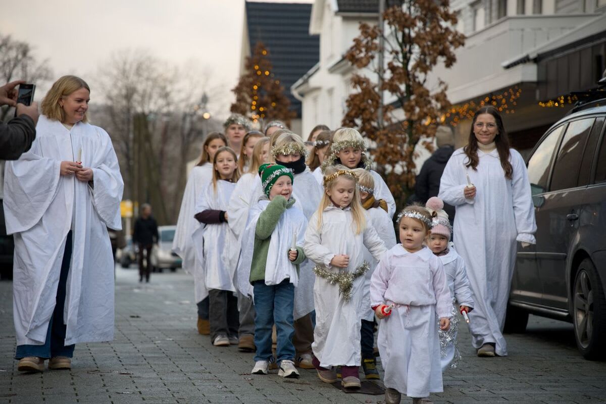 Luciatoget samlet folk i sentrum