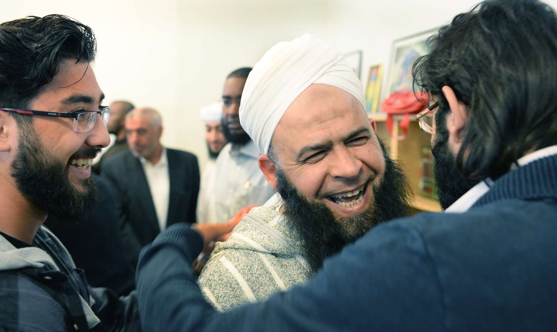 Imamen Ved Moskeen I Arendal Feirer Jul Agderposten No