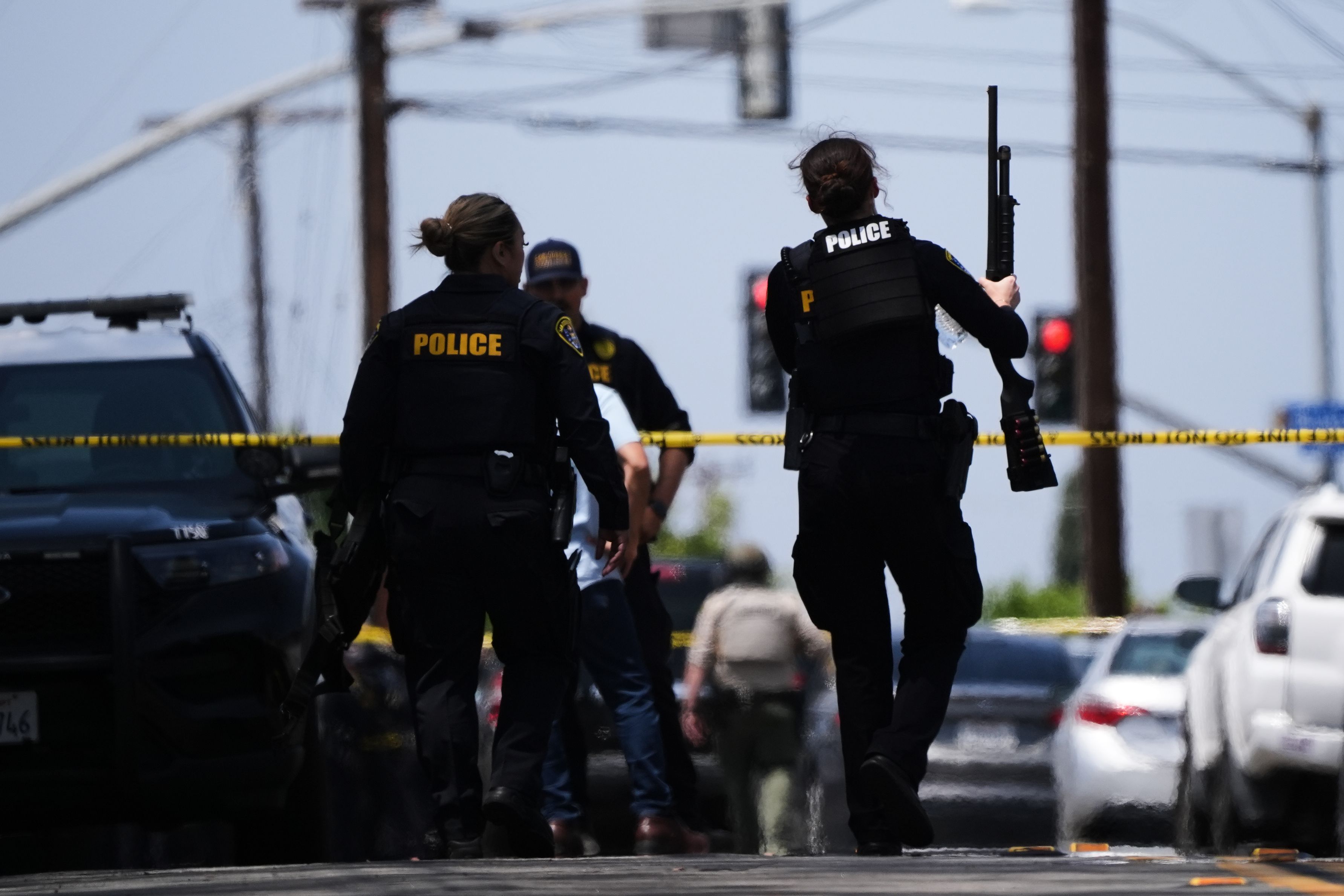 Politiet lette etter tenåringer før moské-angrep i San Diego – tre drept