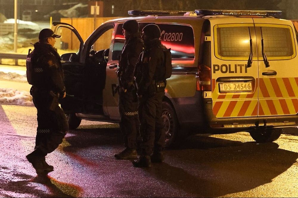 Ungdommer truet etter «ring og stikk». Mann pågrepet etter politiaksjon.