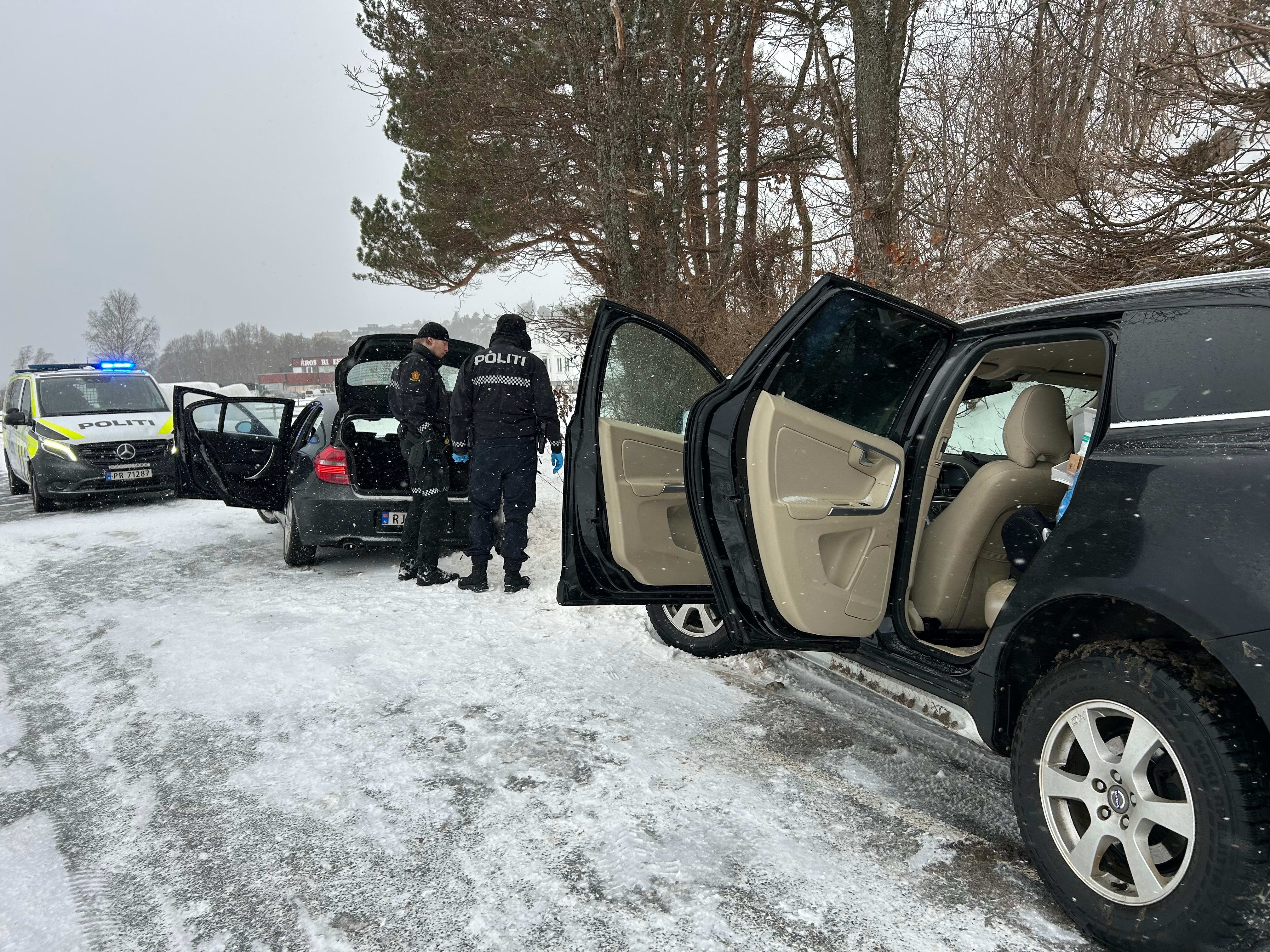 To trafikk­ulyk­ker samme sted. Begge bilene er stjå­let.