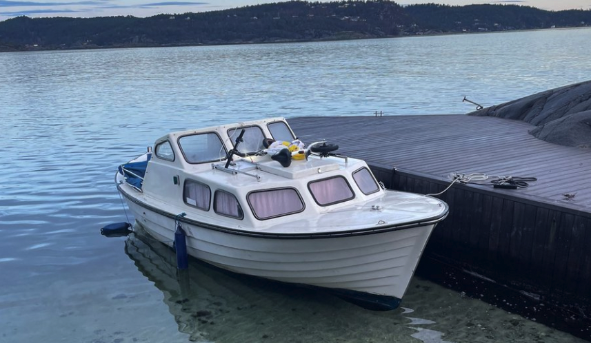 Tom båt drev i land. Mann funnet av redningsskøyta. - fvn.no