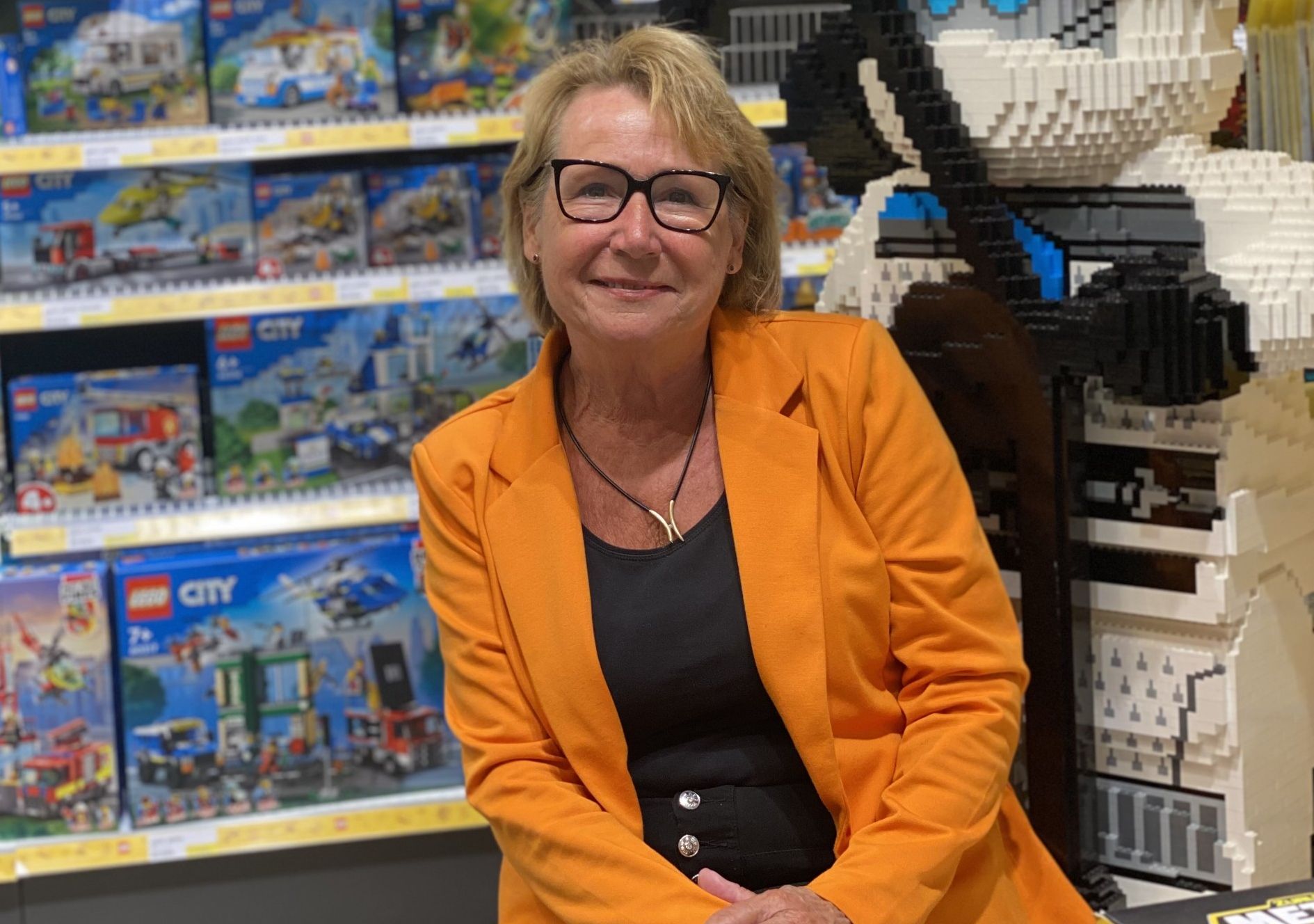 Har vært direktør i kjeden i 30 år. Nå har hun kjøpt sin egen butikk.