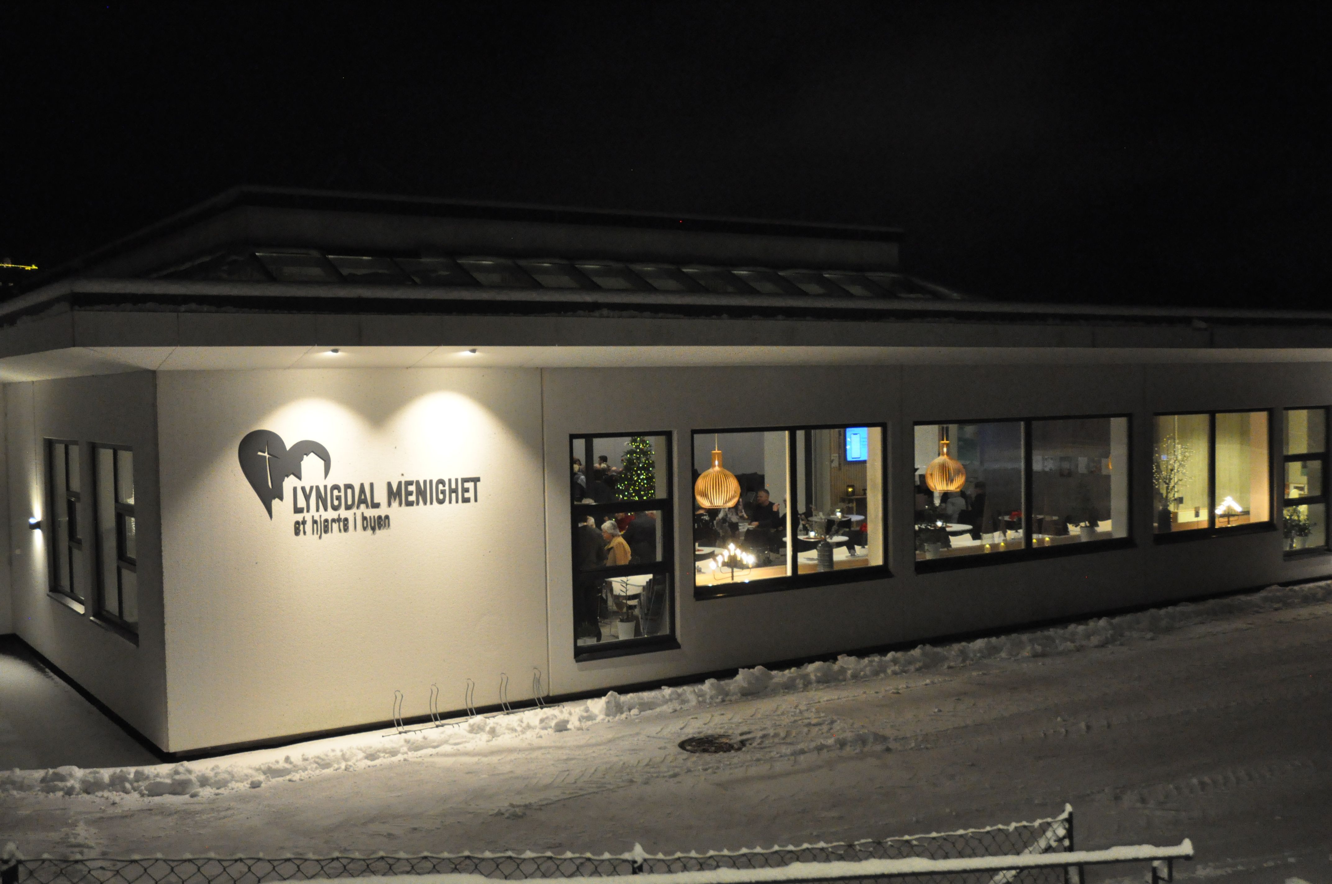 Åpner kirkesenteret etter dødsulykken