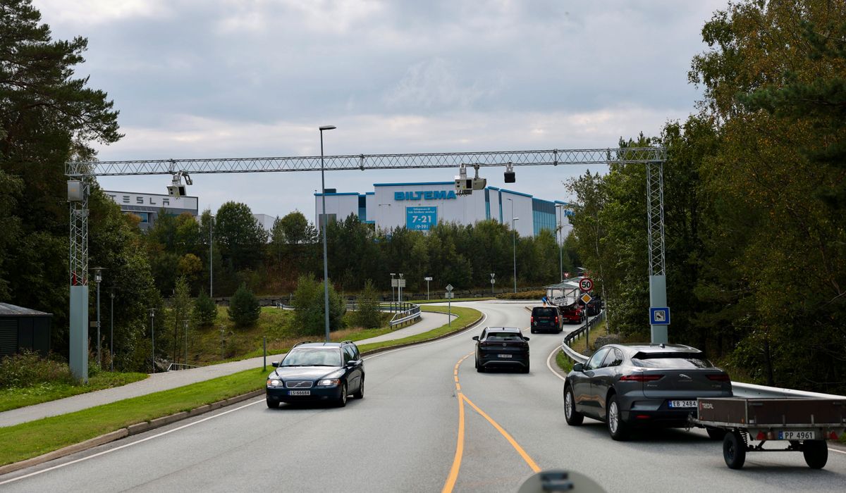 Rører ikke rabatten. Elbiler skal fortsatt betale halv pris.