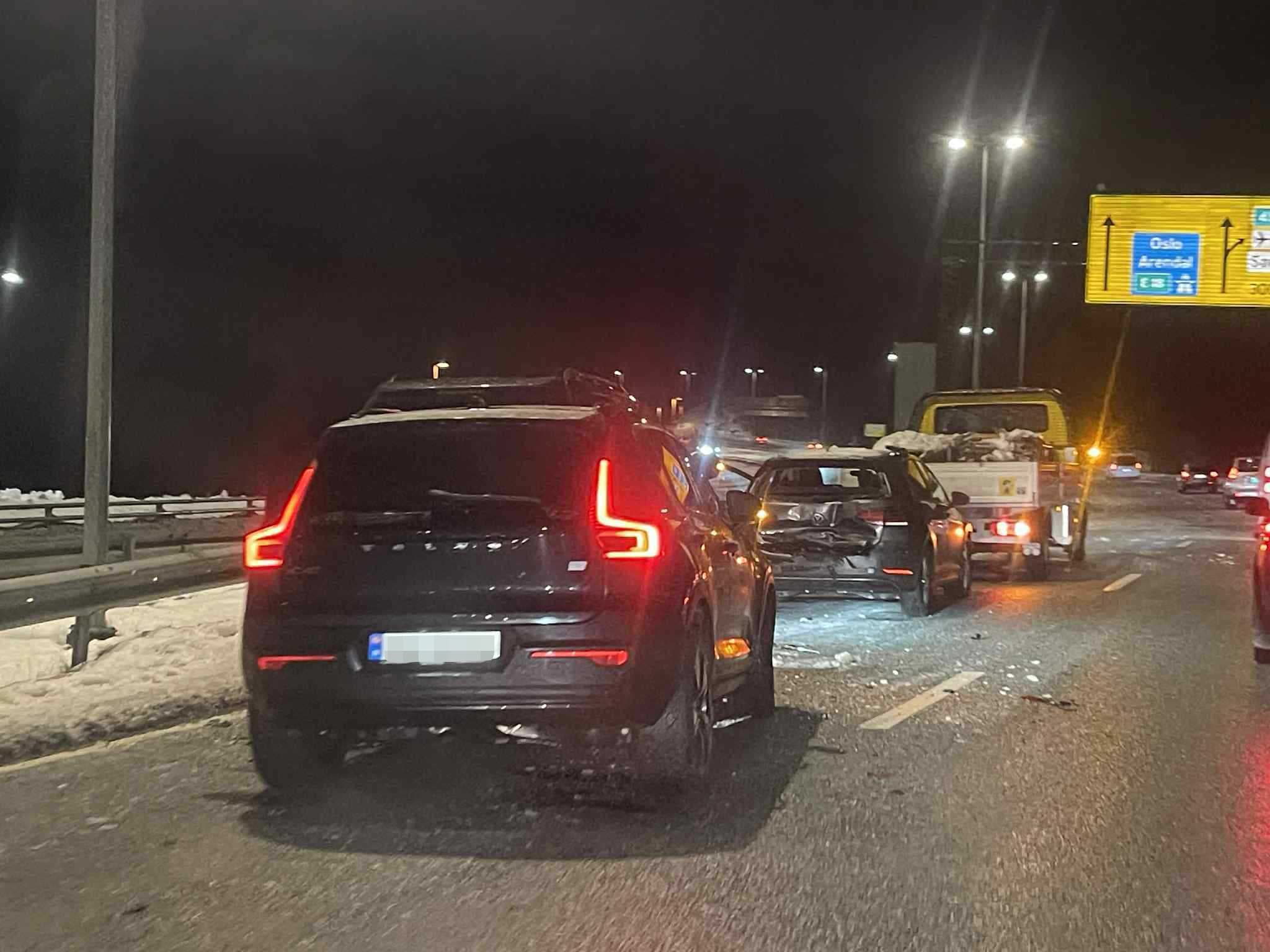 Flere trafikk­ulykker i Kristian­sand: – Helt kaos