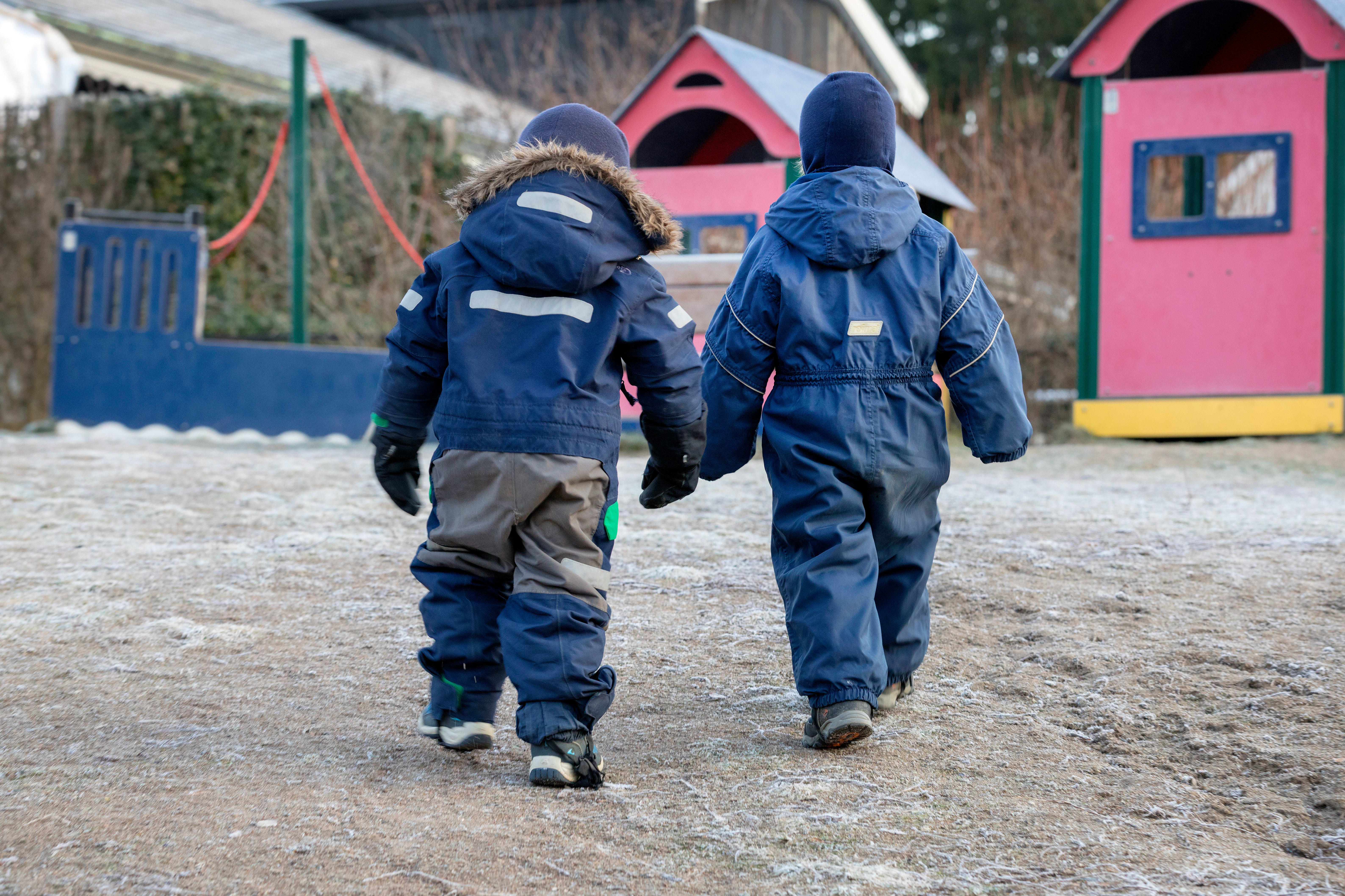 Foreldre er fornøyde med barnehagen – men misfornøyde med bemanningen