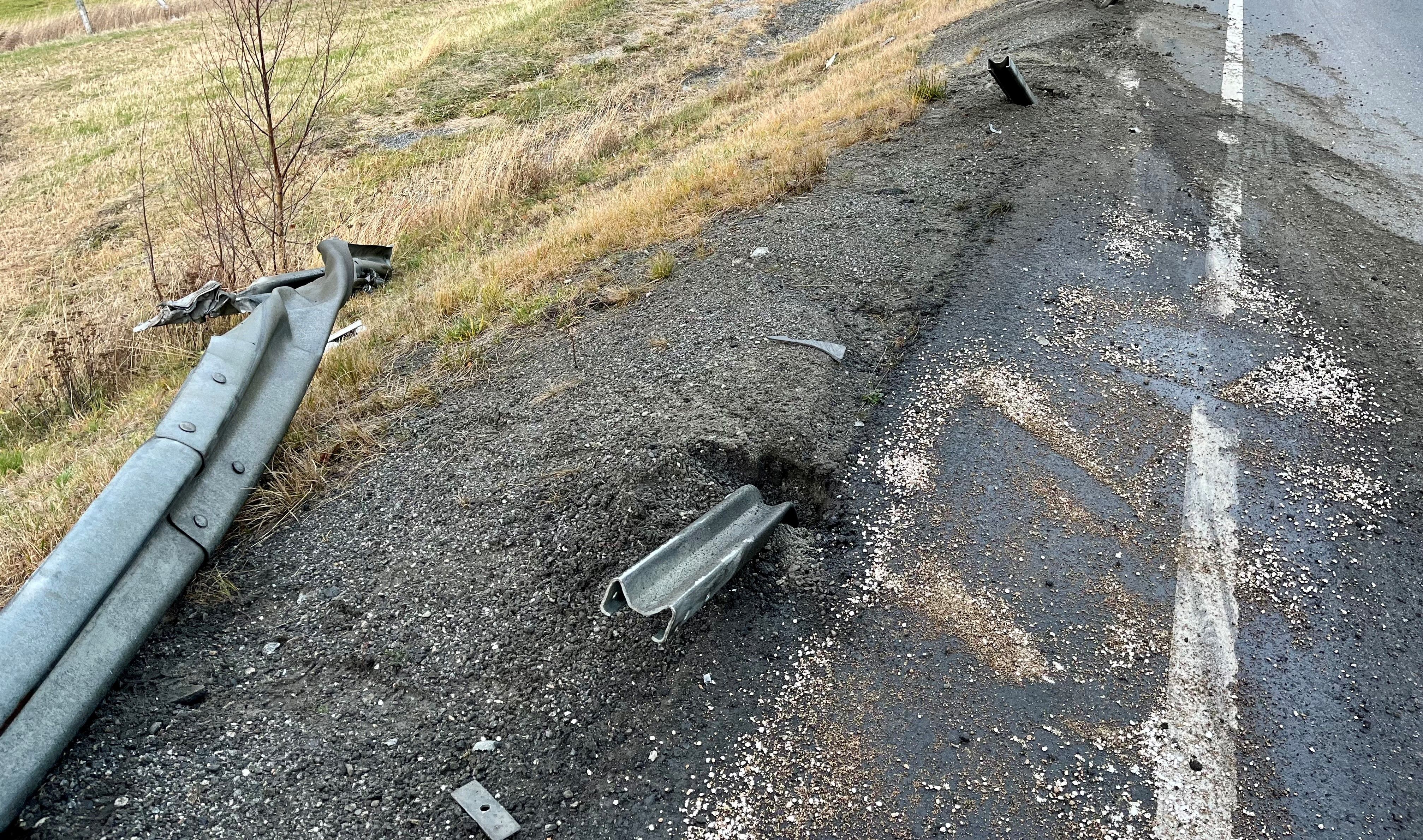 Rykket ut etter vogntogulykke på E136 - smp.no