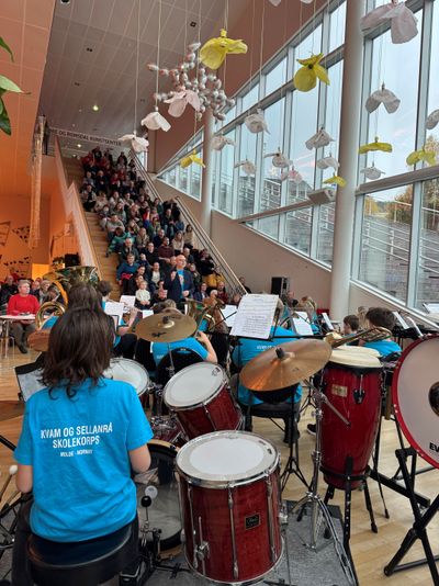 Gratis mini-konserter i to timer
