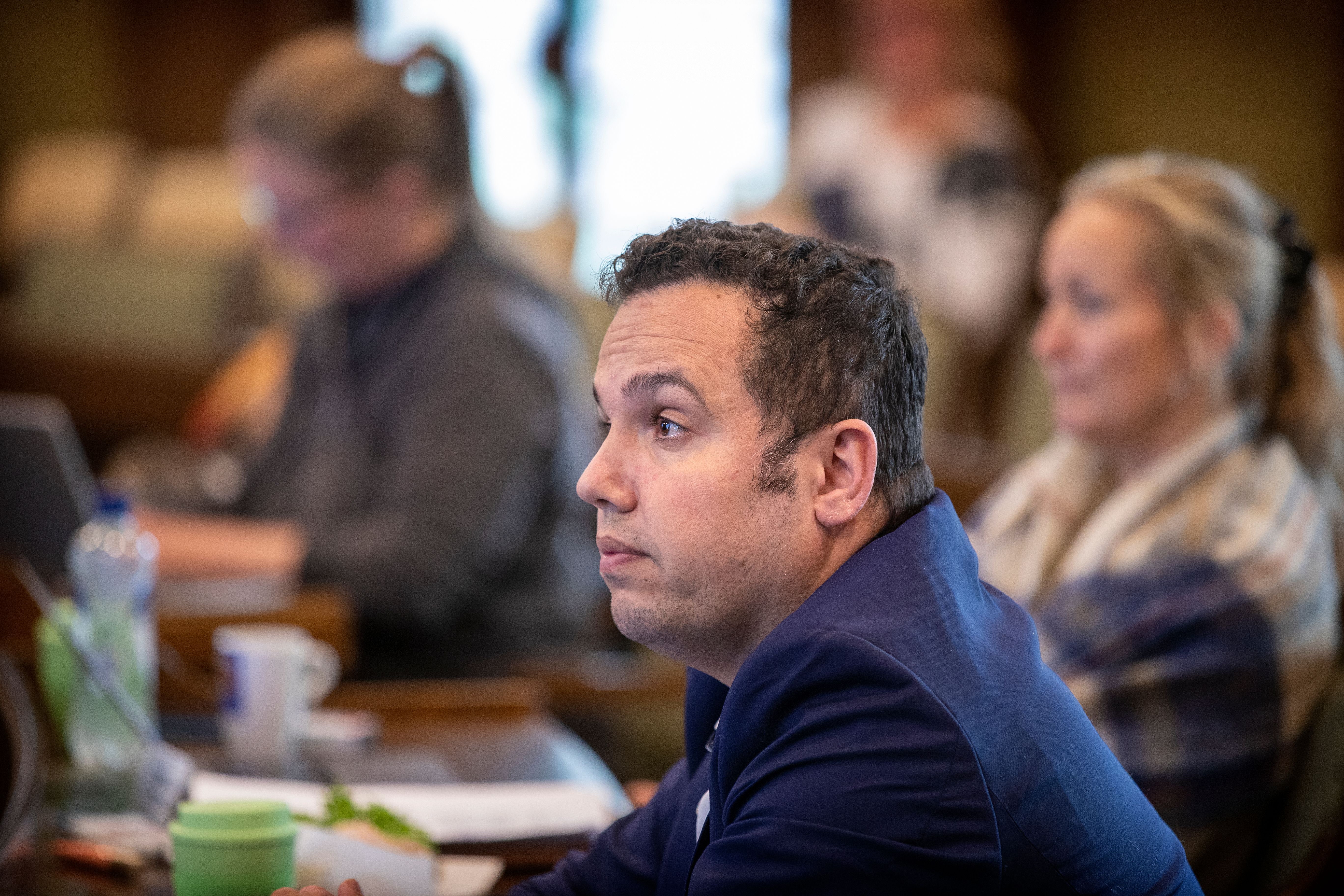 Vesten burde vise at det får reelle konsekvenser å ta et helt folk som gisler
