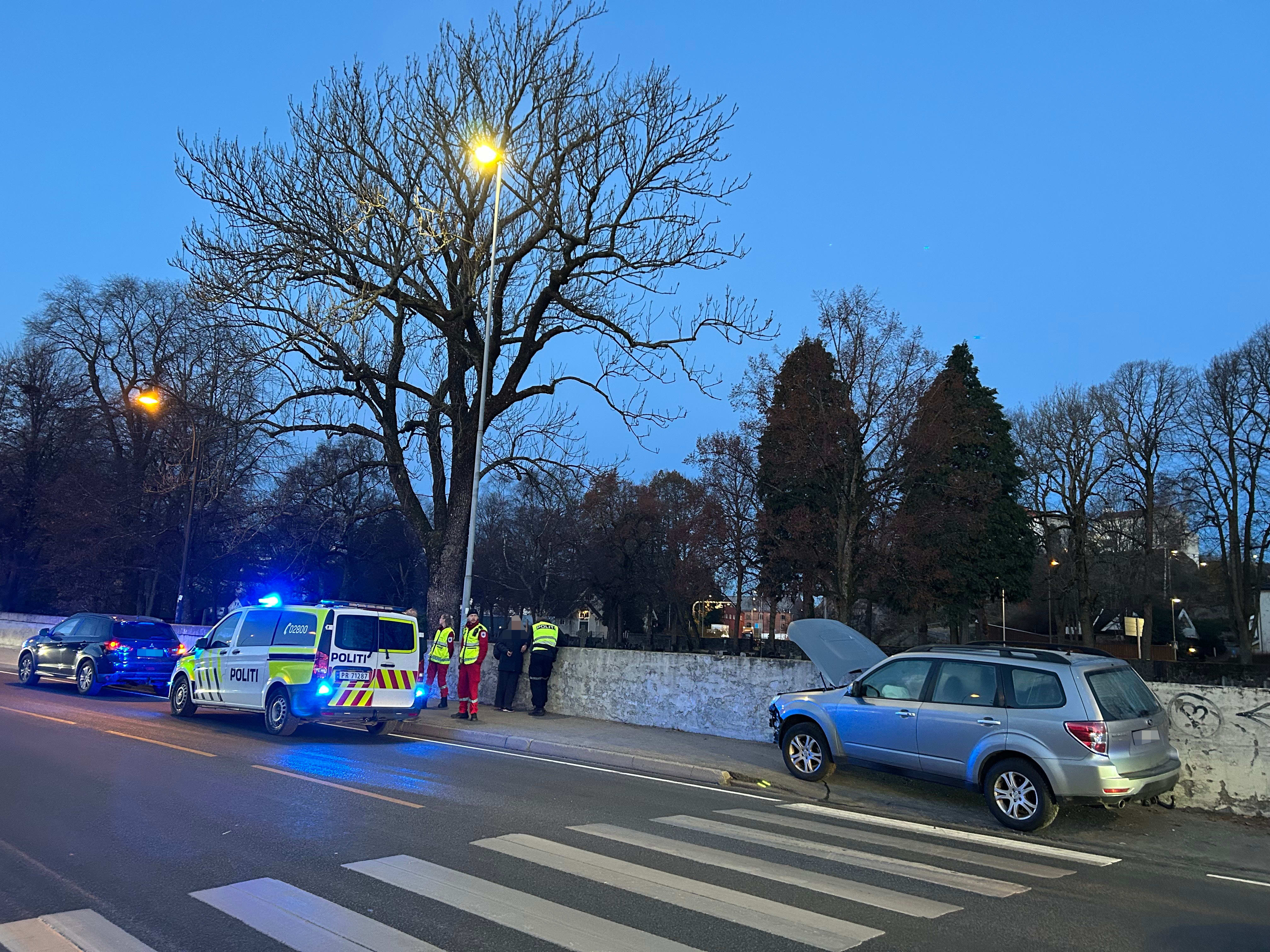 To biler kolliderte i Kristiansand