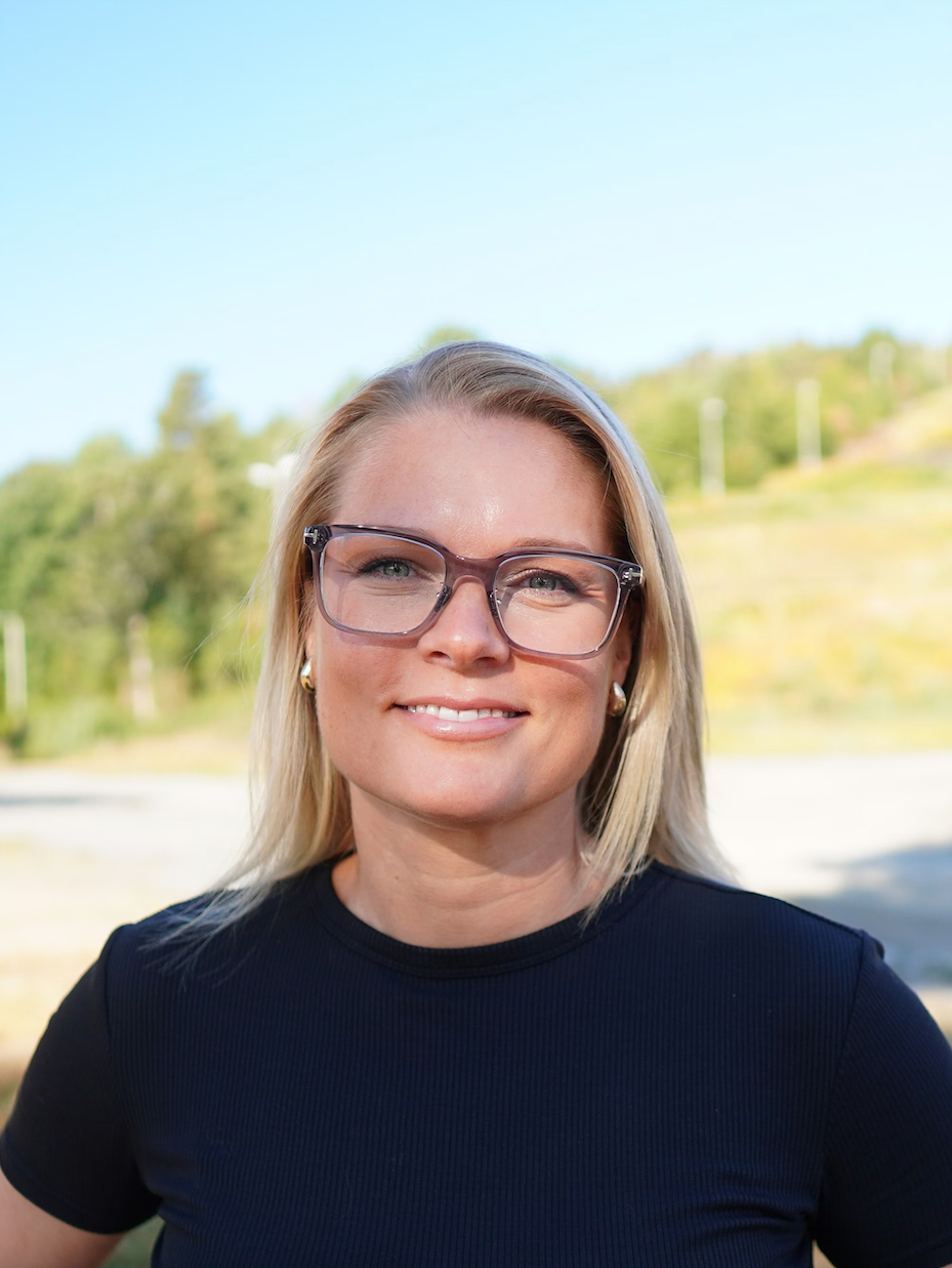 «Babes», skrev kommentator om unge Høyre-kvinner. Det vekker reaksjoner.