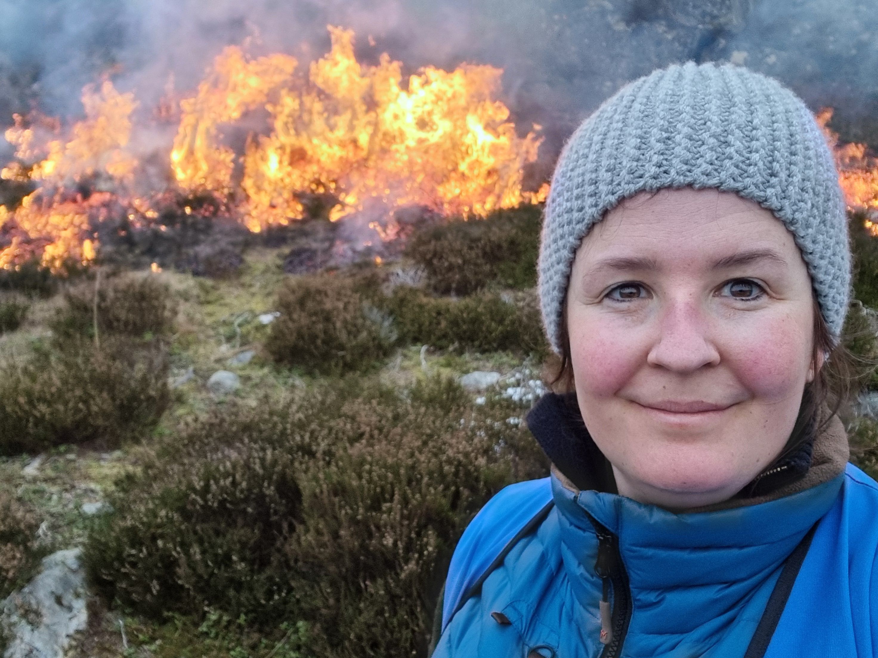 Dro til Frøya for å hente viktig kunnskap om naturbrann - hitra-froya.no