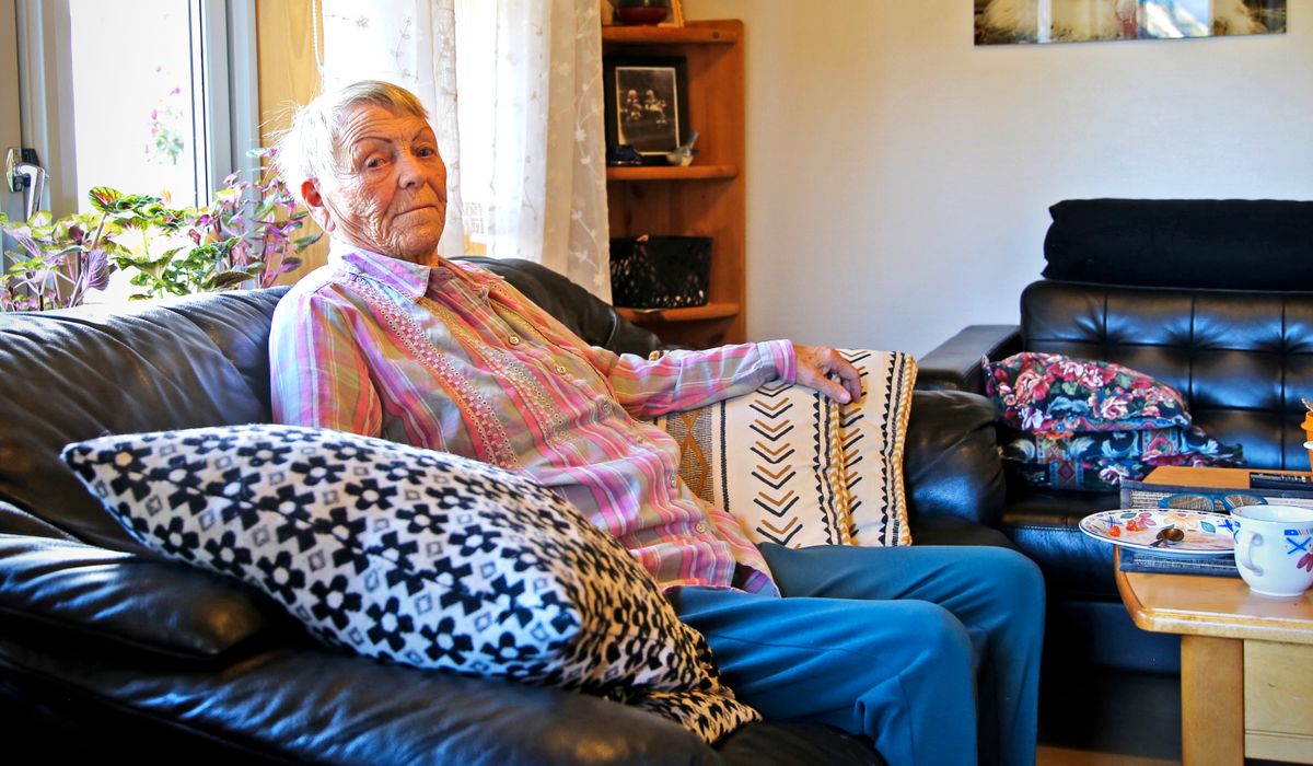 Plutselig sto en fremmed mann i stua til Turid (86): – Han hadde rotet rundt i alt jeg har