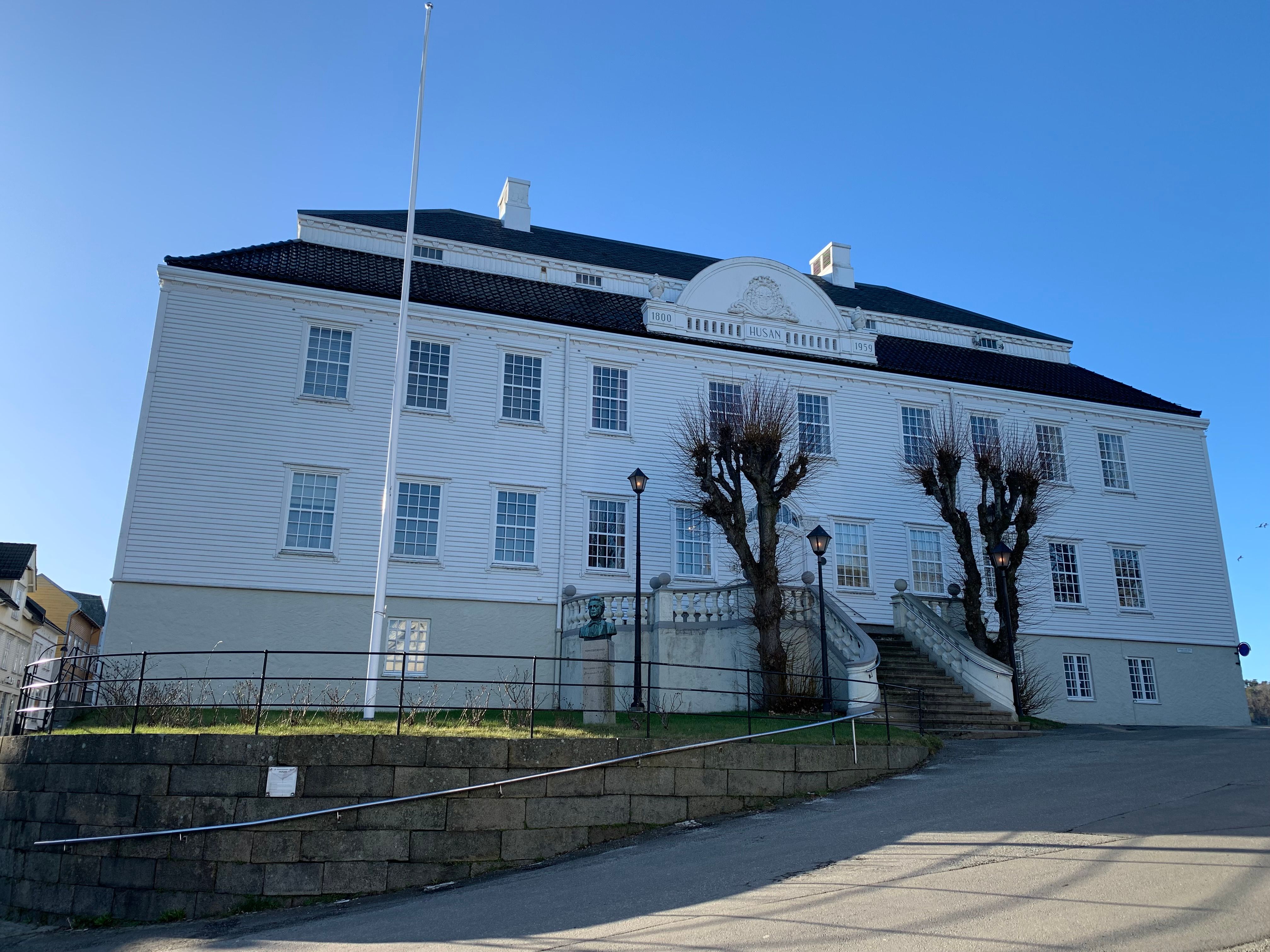 Se kommunestyremøtet direkte